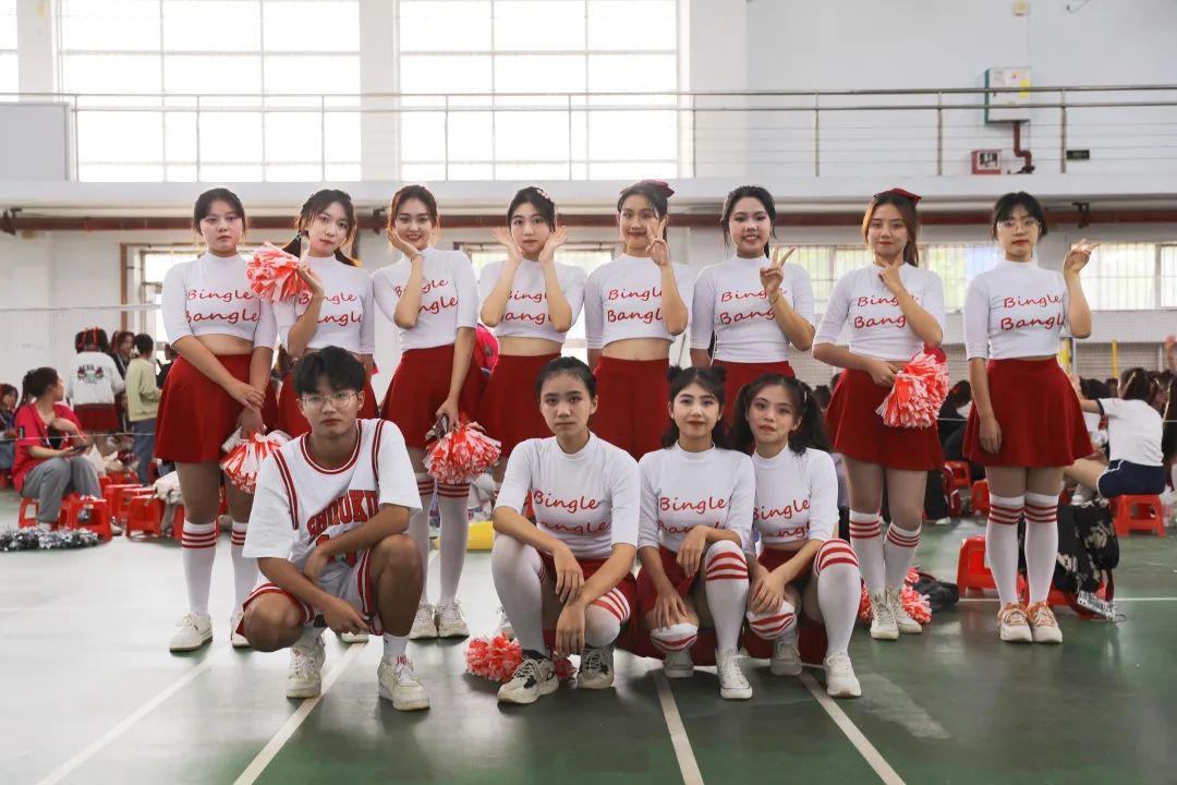“舞动青春 筑梦海师”啦啦操竞赛掠影