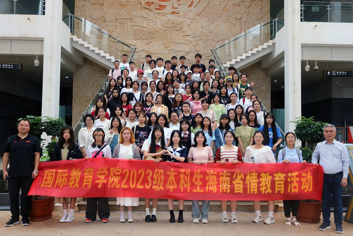 1697422215676580.jpg 合影留念.jpg