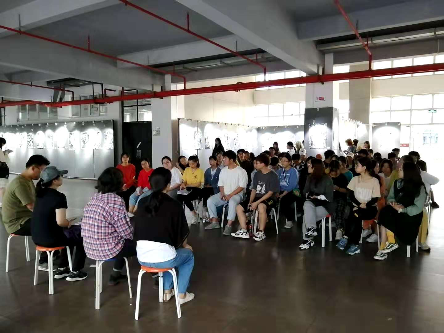 从绘画走向设计:美术学院举办设计学类新生《造型基础》课程作业展