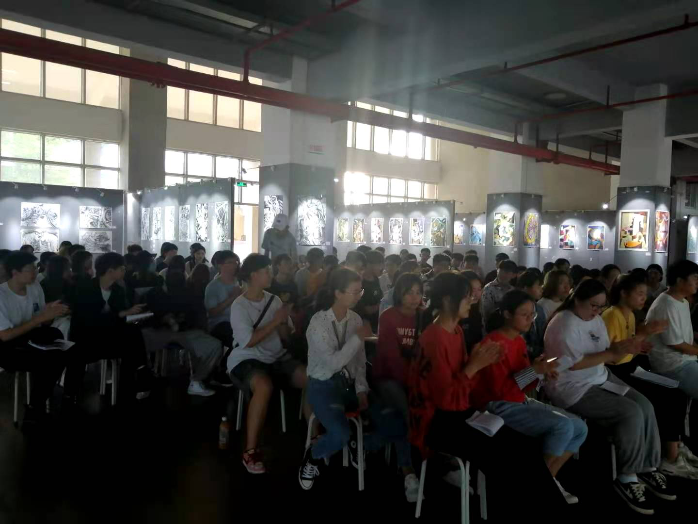 从绘画走向设计:美术学院举办设计学类新生《造型基础》课程作业展