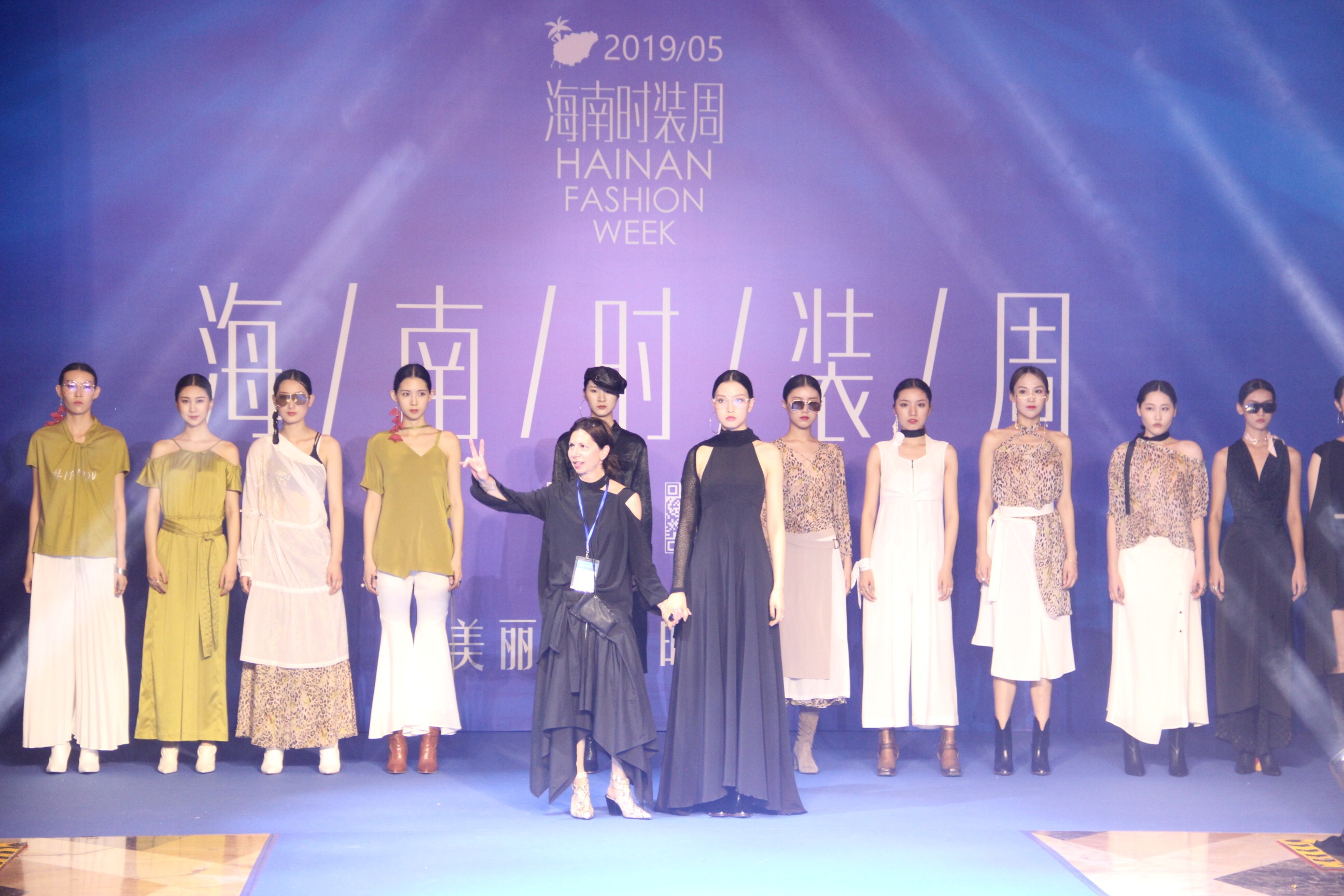 美术学院服装与服饰设计专业参加2019届海南时装周并获佳绩