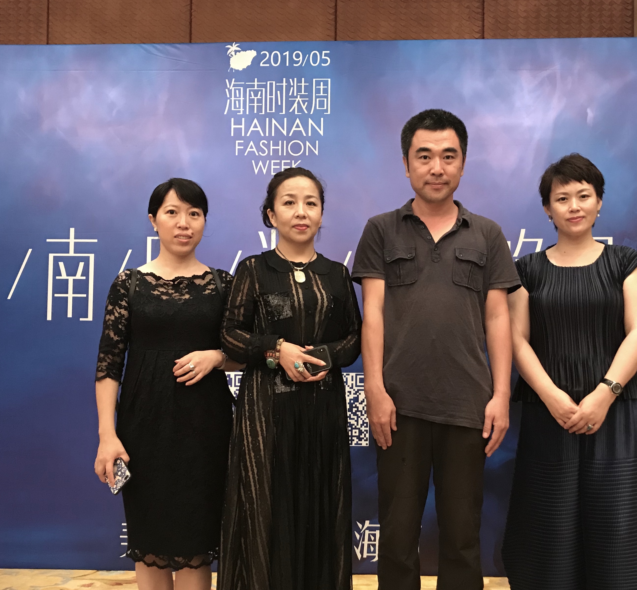 美术学院服装与服饰设计专业参加2019届海南时装周并获佳绩