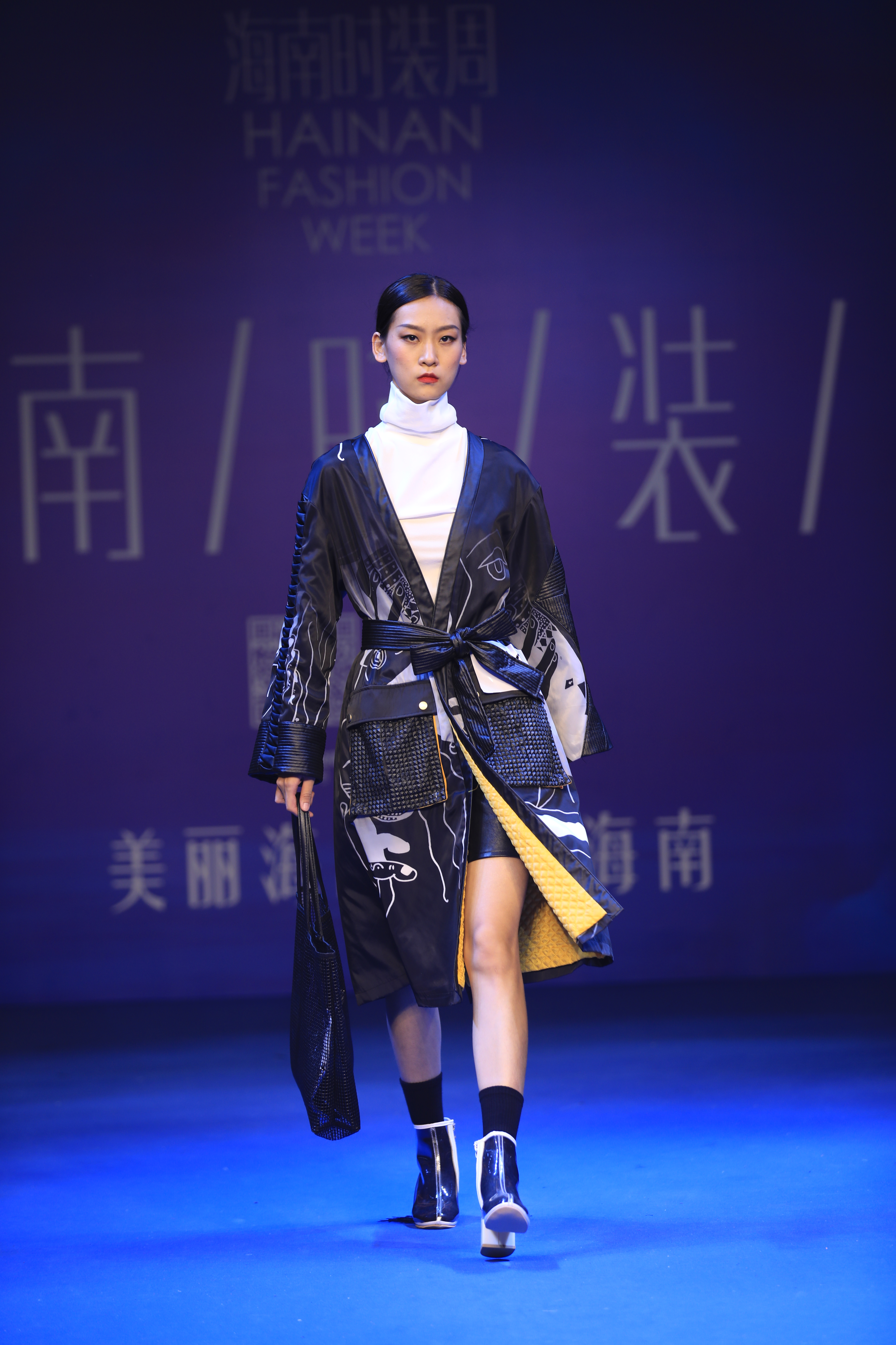 美术学院服装与服饰设计专业参加2019届海南时装周并获佳绩