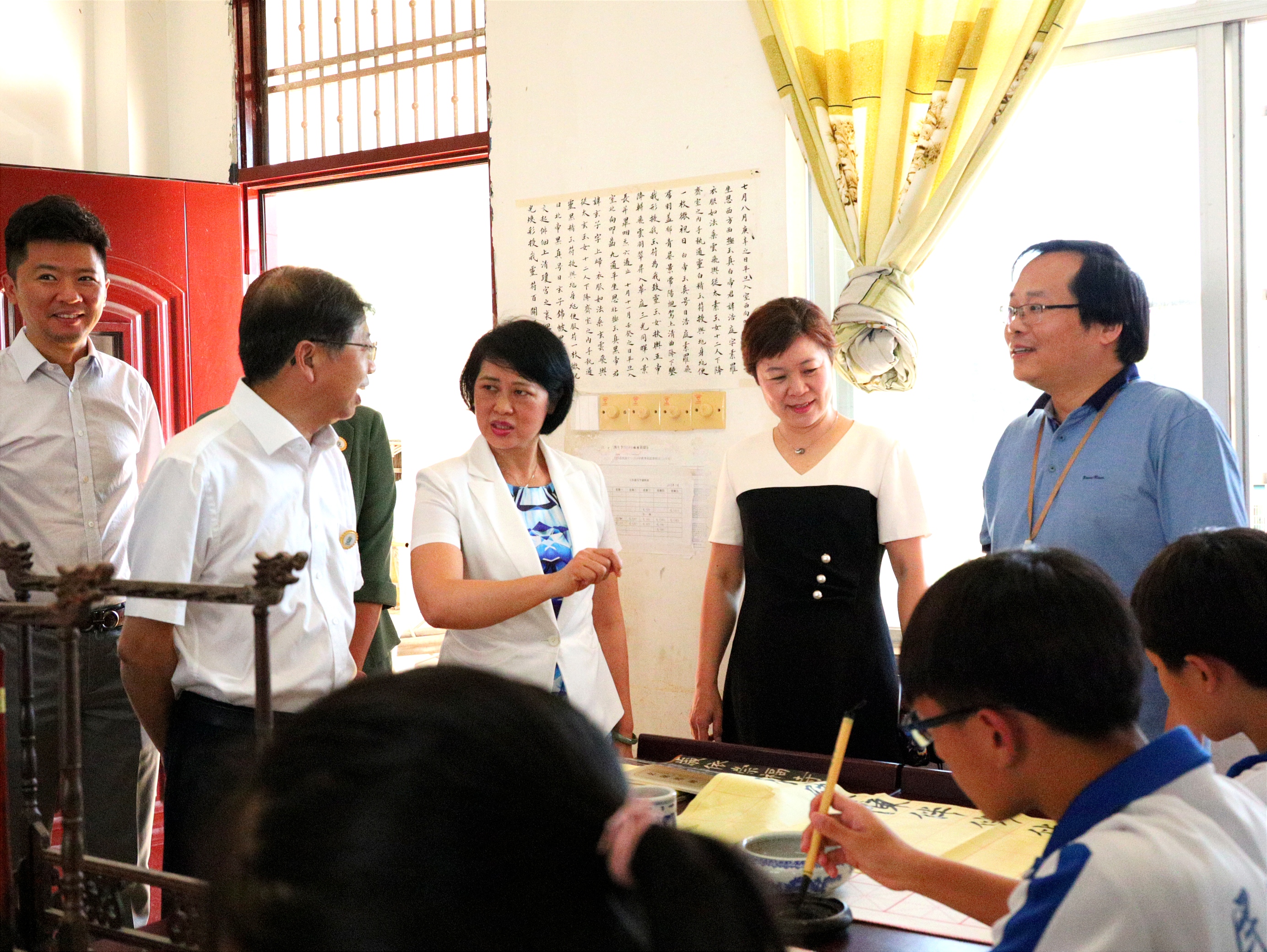 教育部中华优秀传统文化传承基地海南省“椰苗美育行动计划”试点学校授牌仪式圆满举行