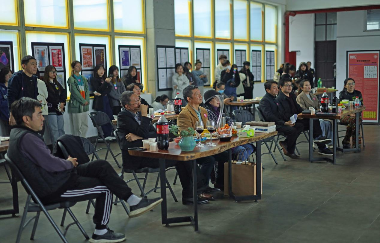 美术学院2020级设计专业《字体与编排设计》课业展暨课程研讨会