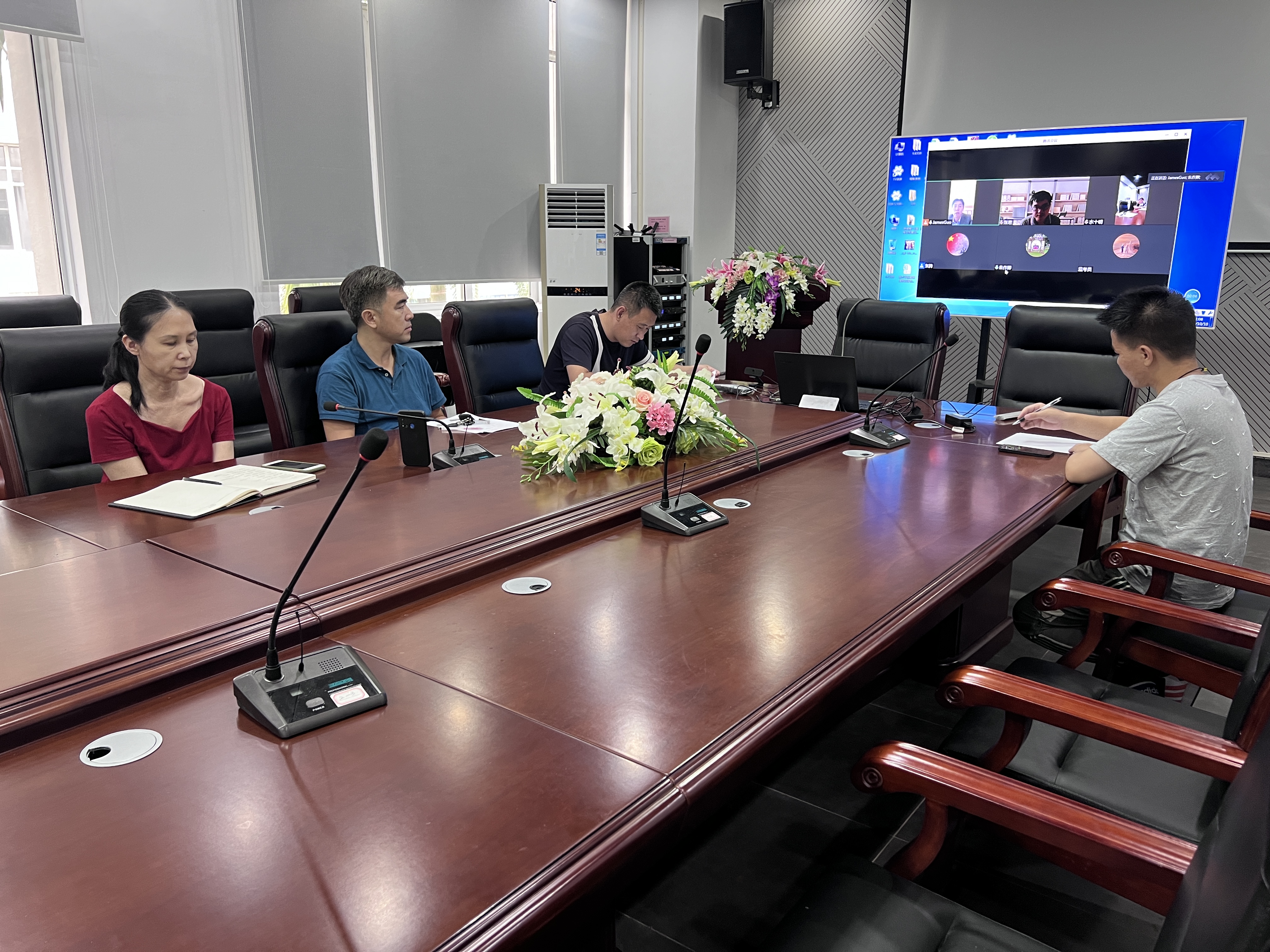 我院召开中外合作办学申报工作推进会议