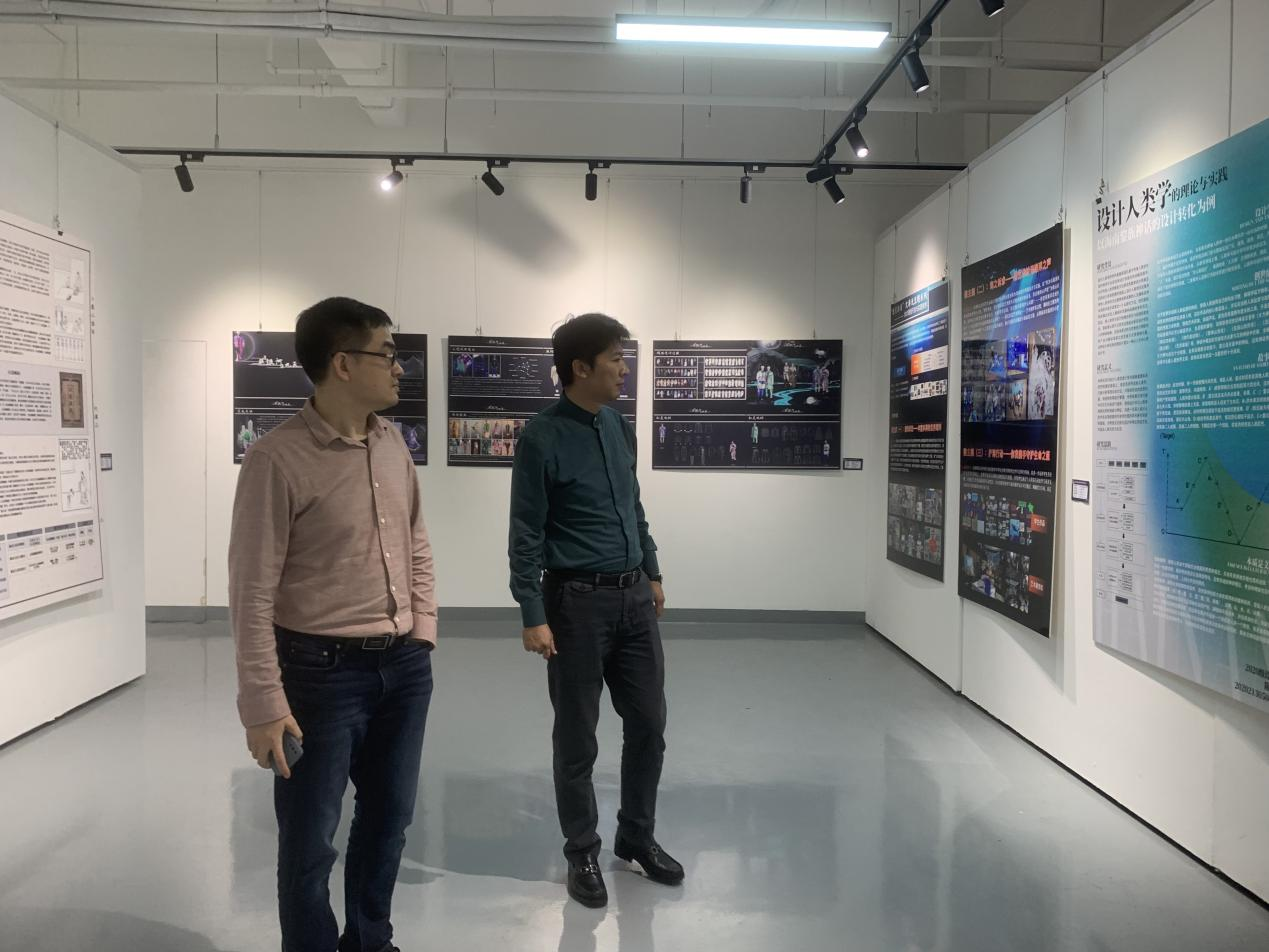 美术学院成功举办2020级硕士研究生中期展