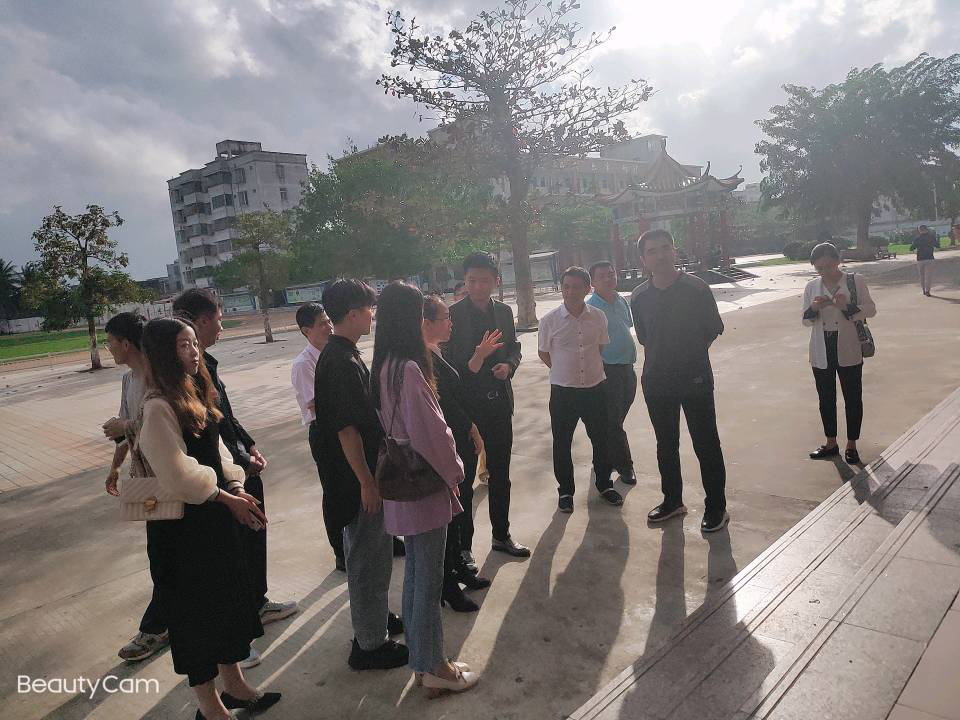 星空游戏官方美术学院教育实习基地挂牌仪式 暨文西中学、联东中学艺术节开幕及优秀实