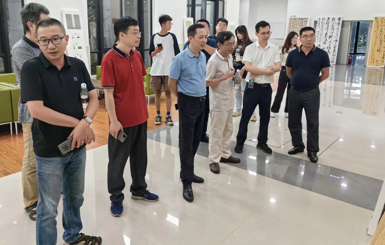 美术学院书法系2023届本科毕业展观展指导