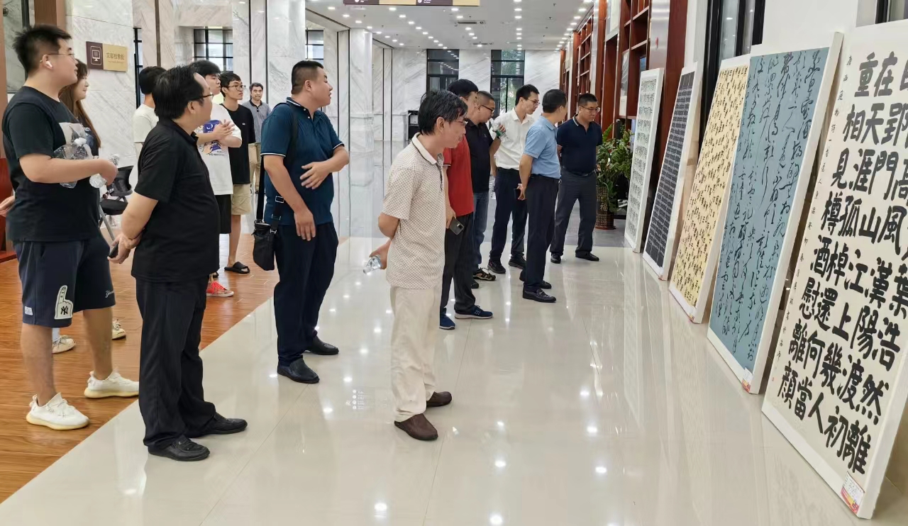 美术学院书法系2023届本科毕业展观展指导