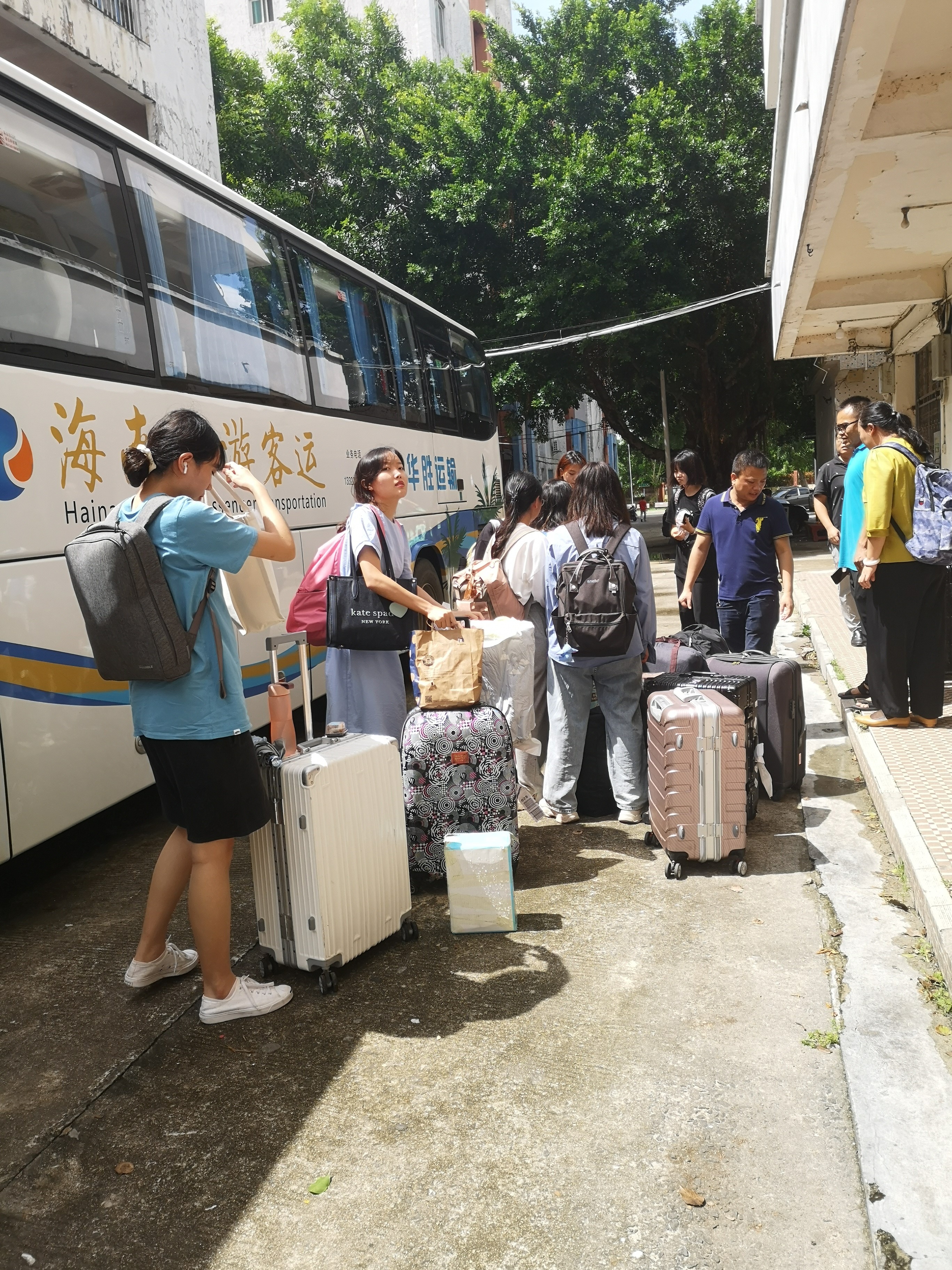 美术学院2018级毕业生赴海南省各市县参加实习