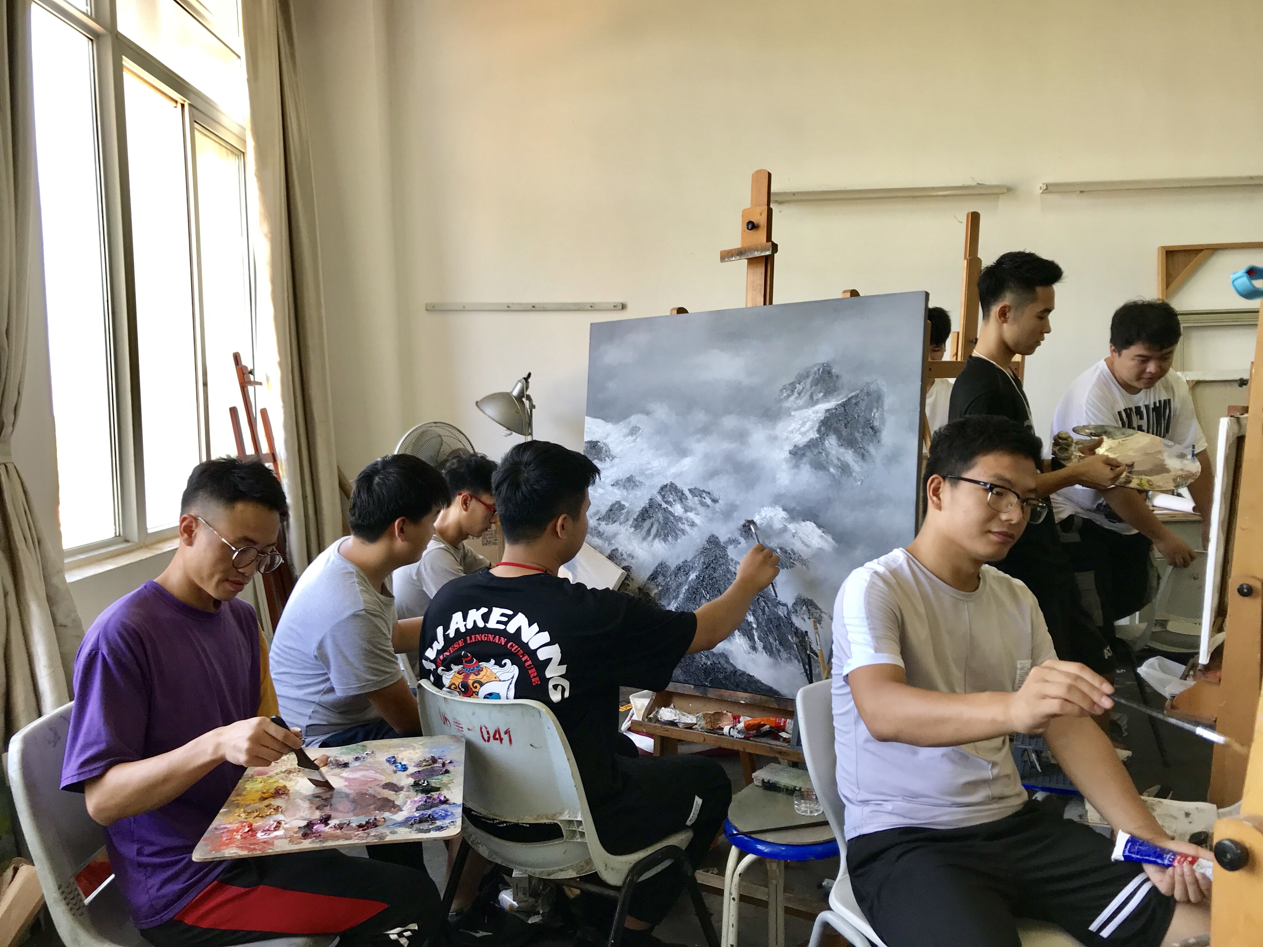 美术学院绘画系师生获 “国青杯”17个奖项