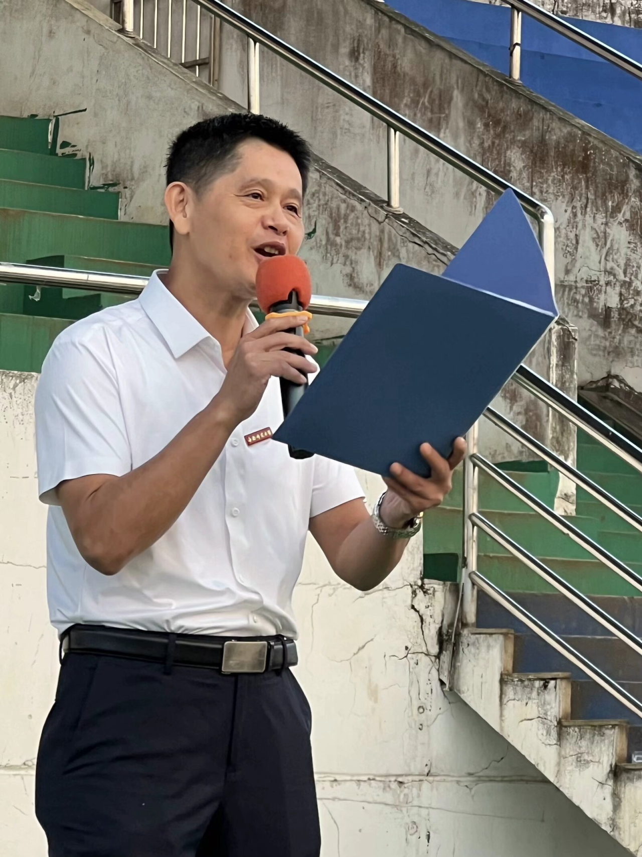 星空游戏官方地理与环境科学学院升旗仪式活动顺利开展