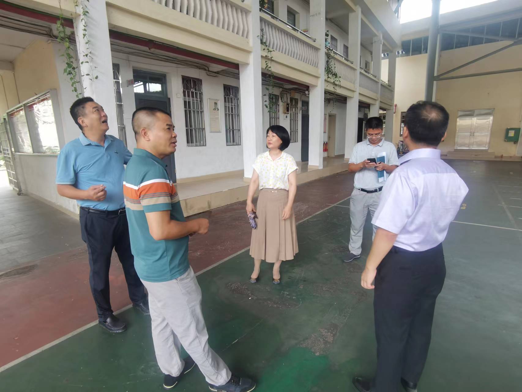 校领导带队检查公共用房安全情况