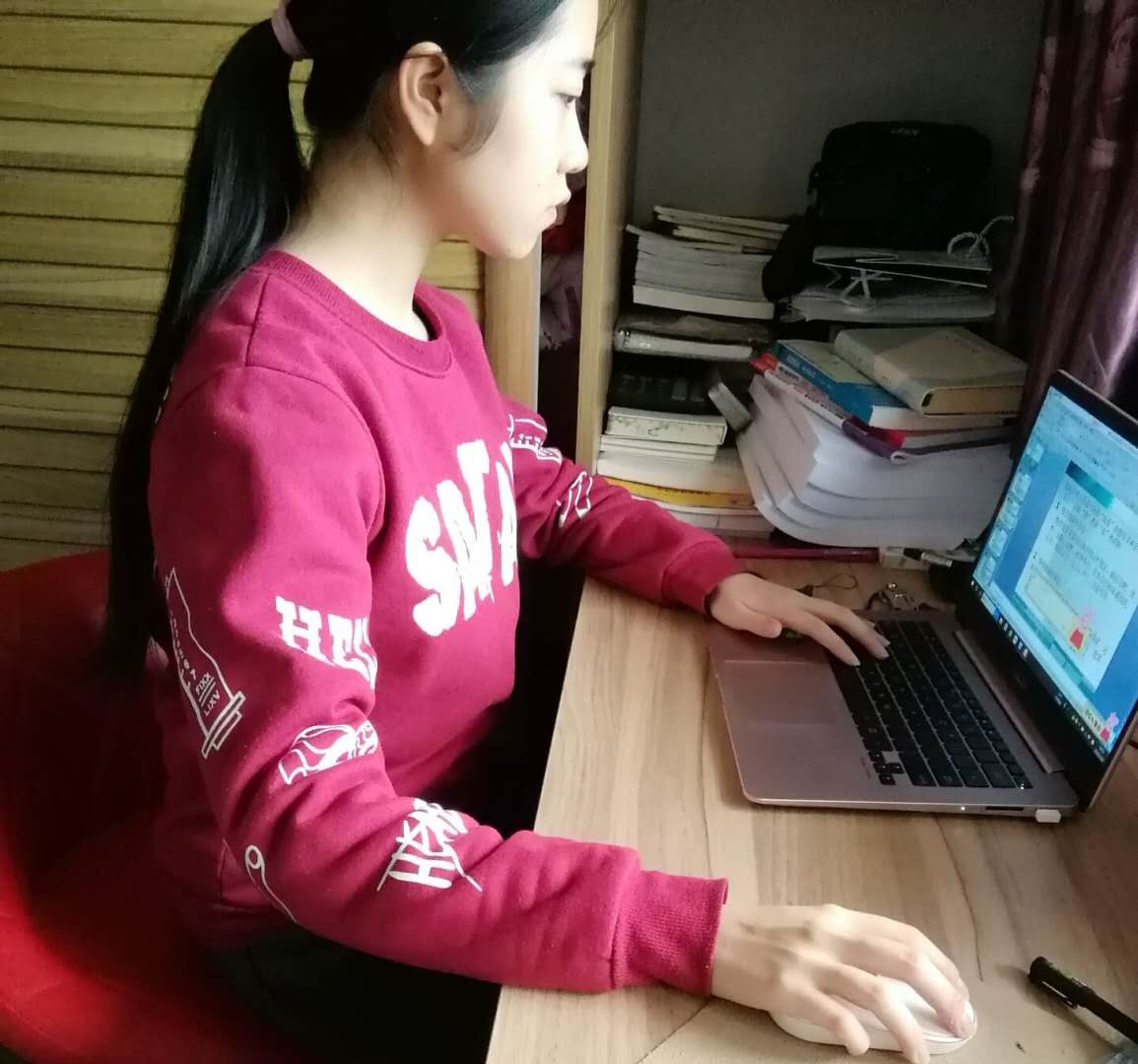 我校志愿者结对帮扶抗疫一线医务人员子女