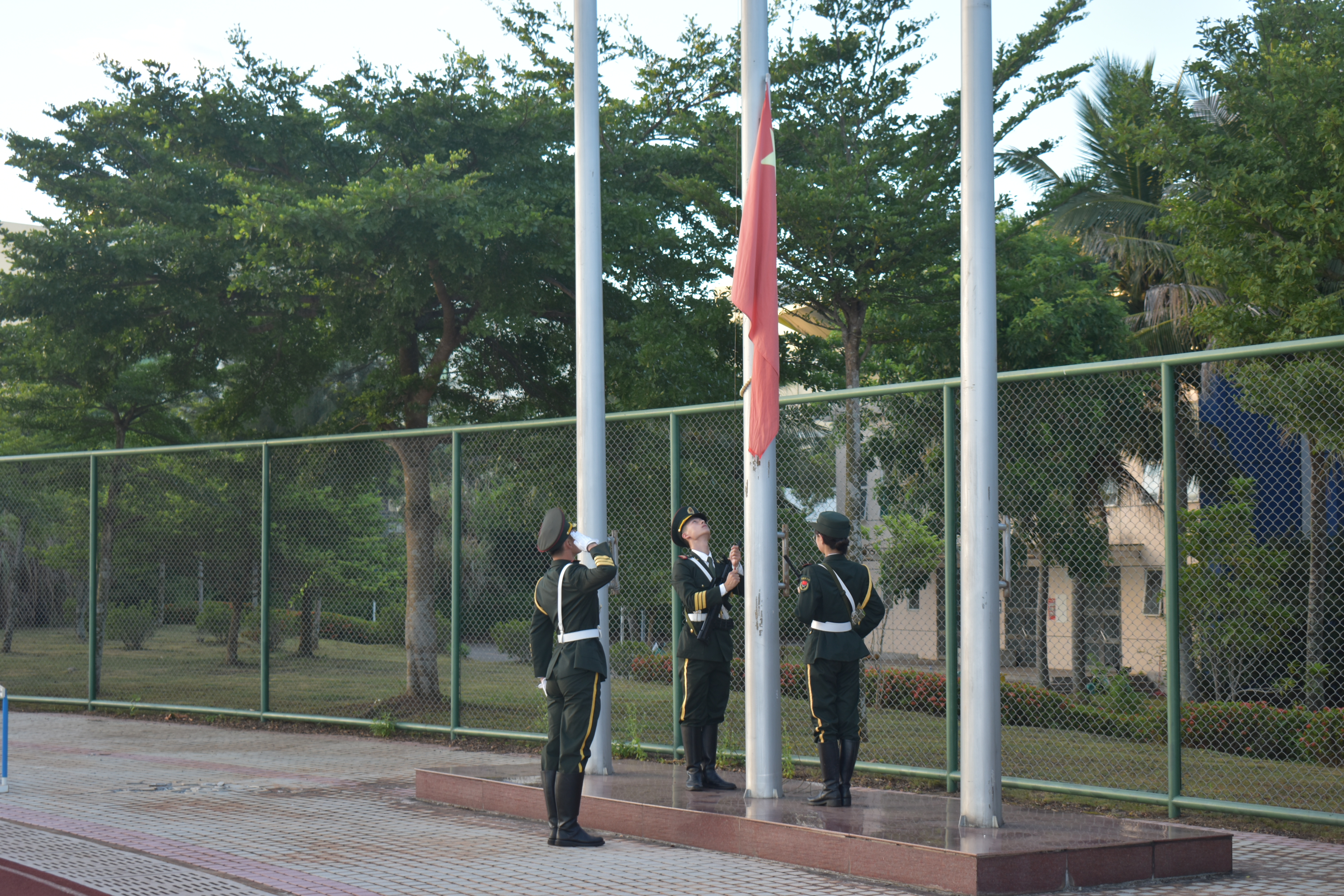 青年之声・教育学院爱国爱党主题升旗仪式