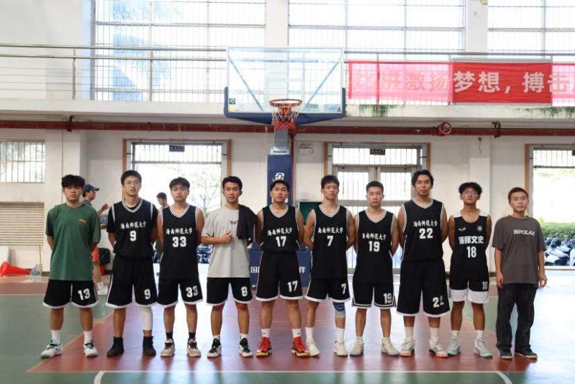喜报｜“银鞍照白马，飒沓如流星。”——文学院篮球队勇夺2023年“海狮杯”迎新篮球赛季军
