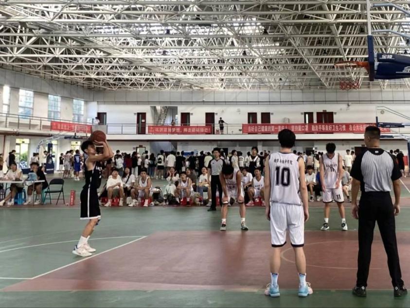 喜报｜“银鞍照白马，飒沓如流星。”——文学院篮球队勇夺2023年“海狮杯”迎新篮球赛季军