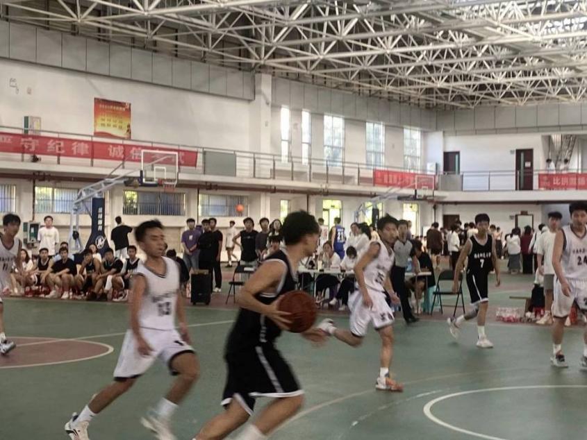 喜报｜“银鞍照白马，飒沓如流星。”——文学院篮球队勇夺2023年“海狮杯”迎新篮球赛季军