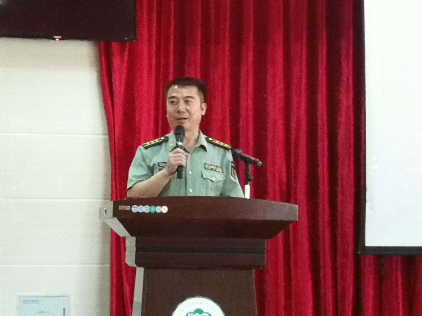 星空游戏官方马克思主义学院、外国语学院、美术学院、法学院、文学院征兵宣传会