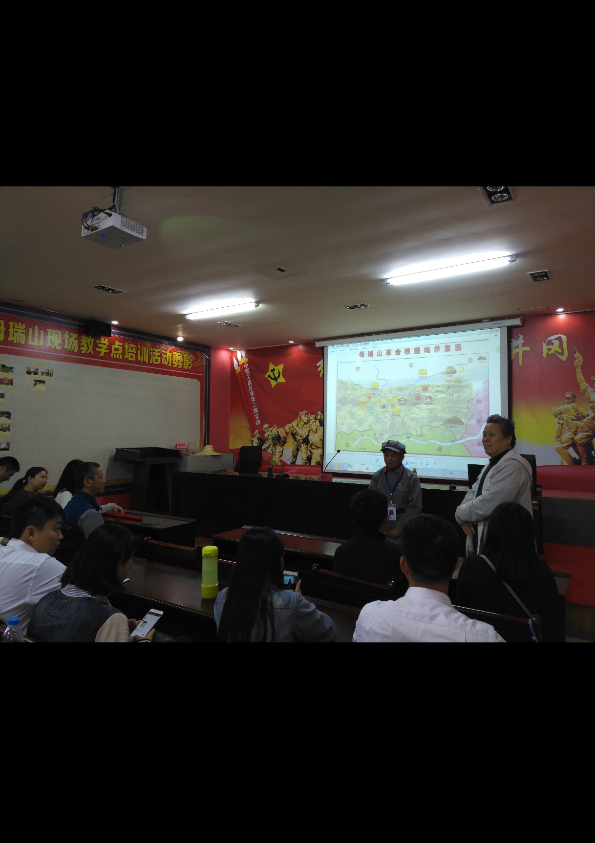 经管学院重温革命精神