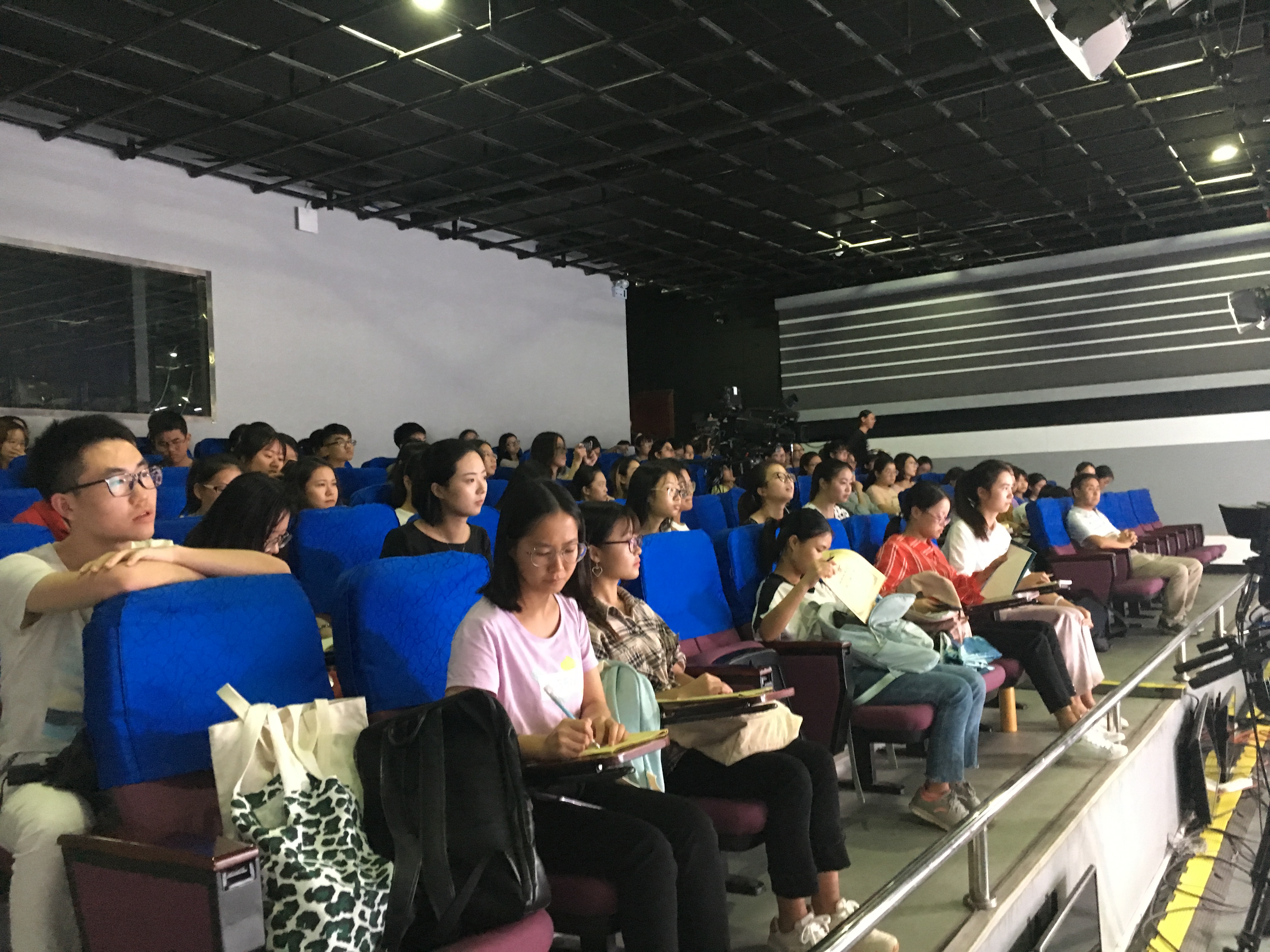 青年之声・记文学院“天涯人文:弘扬中华优秀传统文化系列讲座”