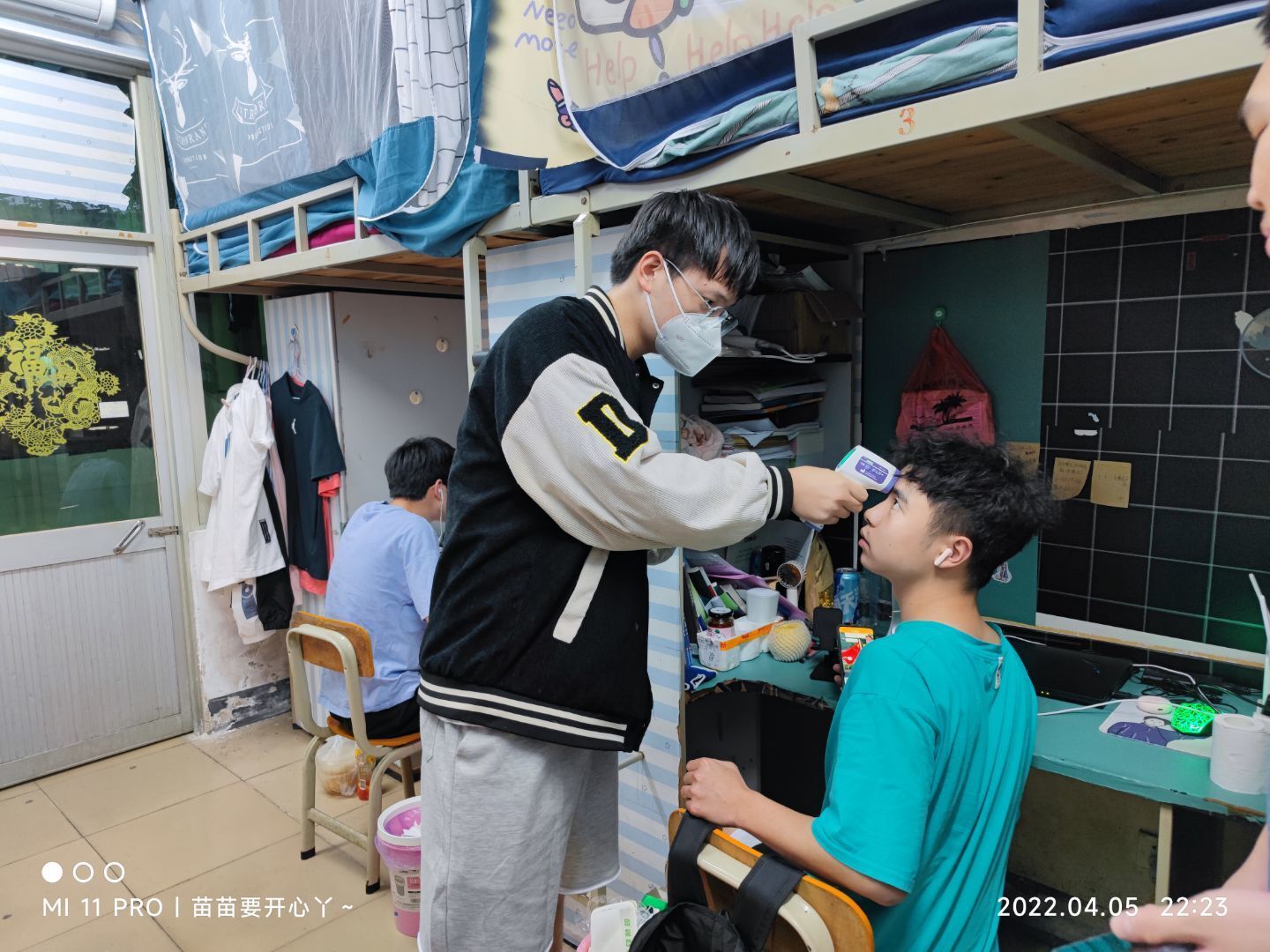 助力疫情防控 最美青年教师志愿者在行动