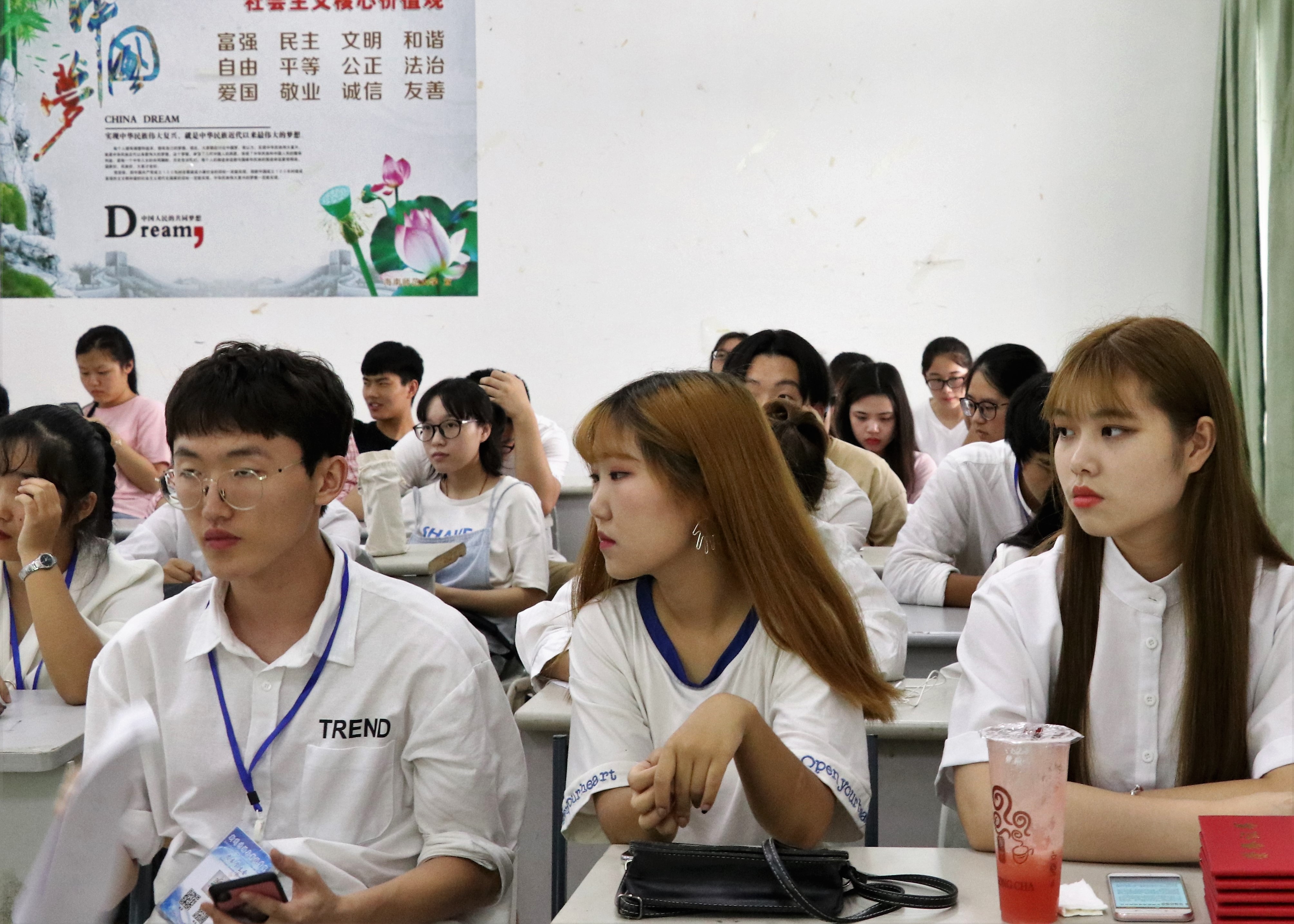 纸短情长，笔墨载情――新闻传播与影视学院第三届网络期刊赛圆满举办