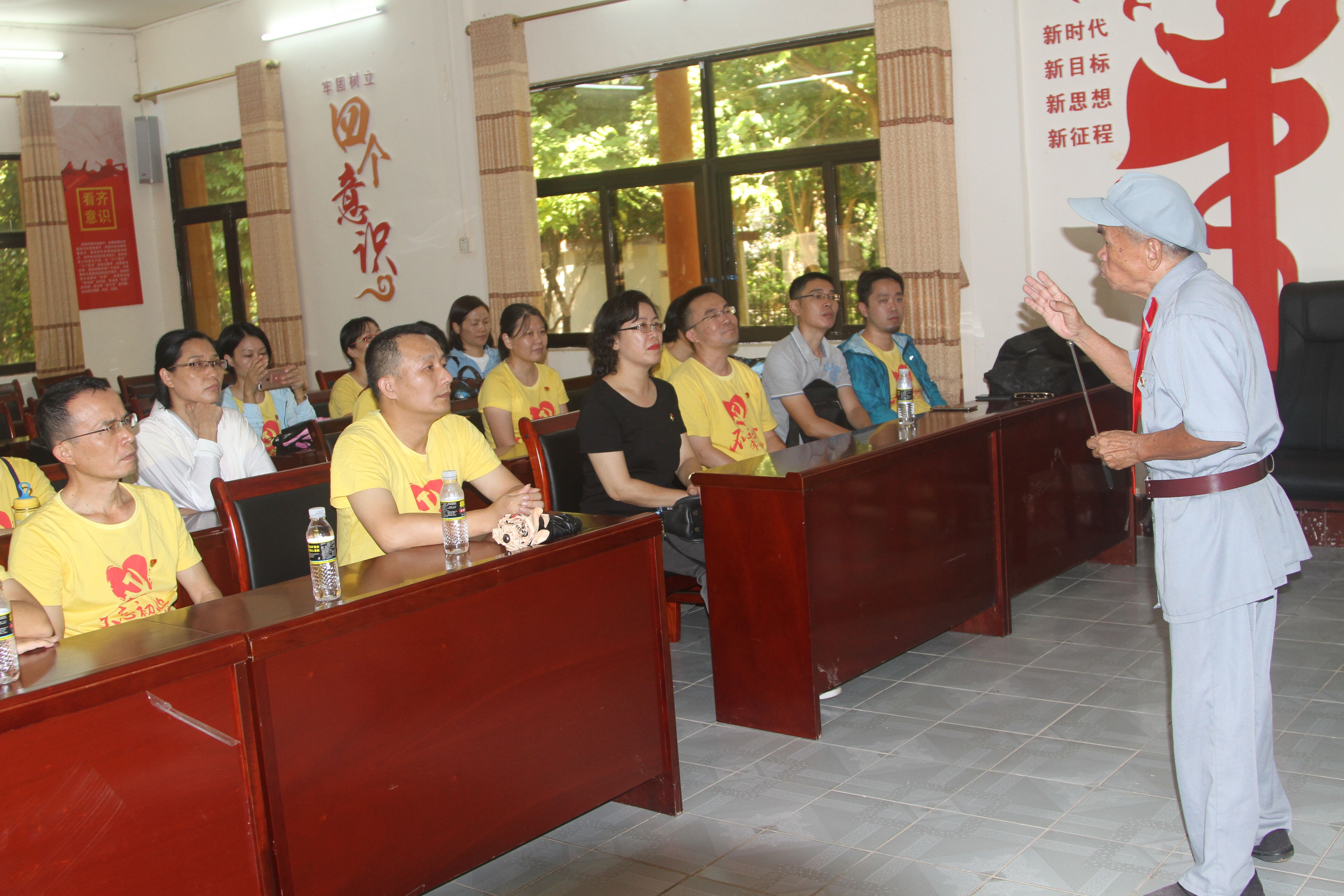 图书馆党总支开展“不忘初心、牢记使命”琼崖革命体验教育