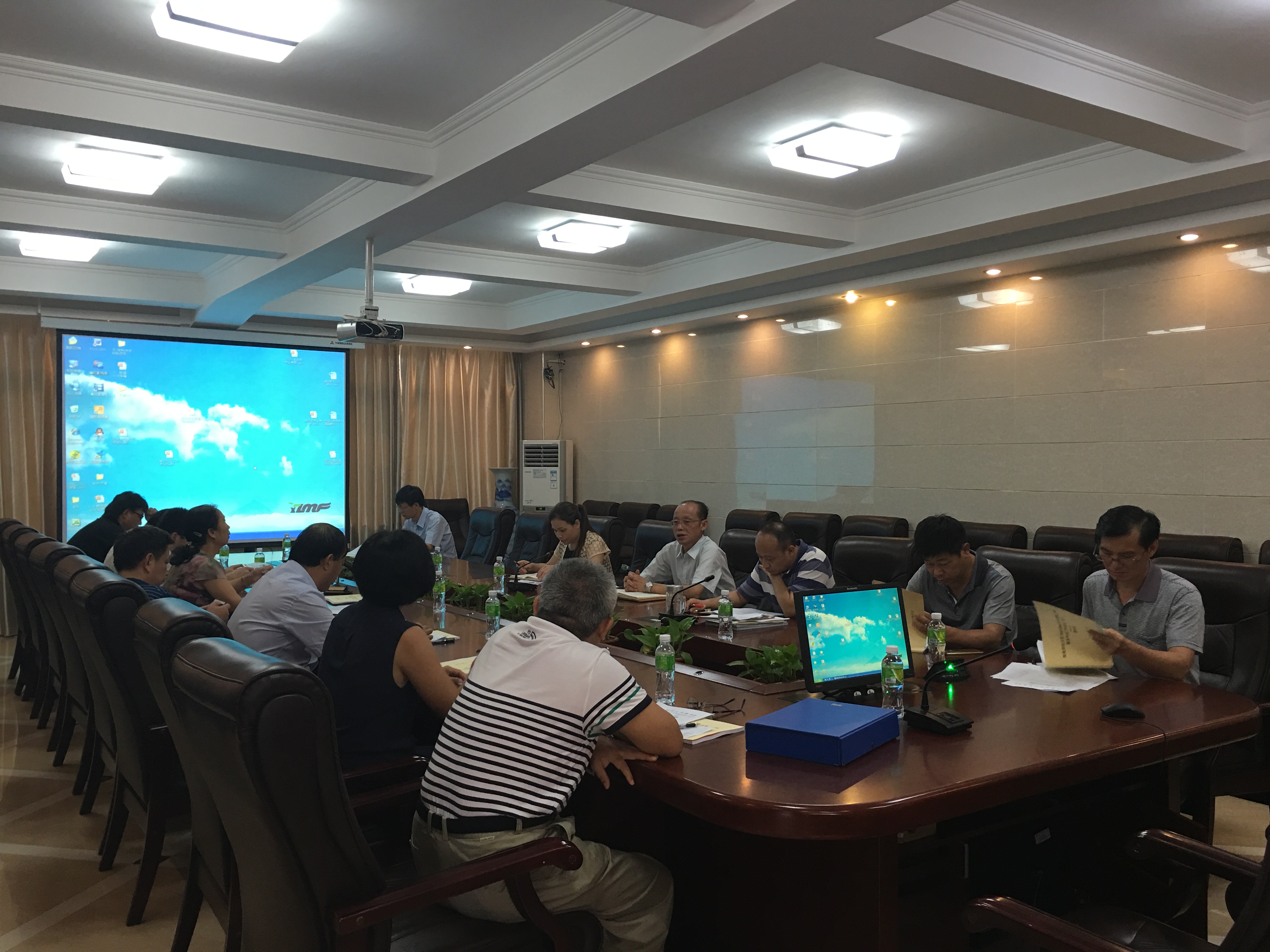 学校召开2016年新增本科专业评审会