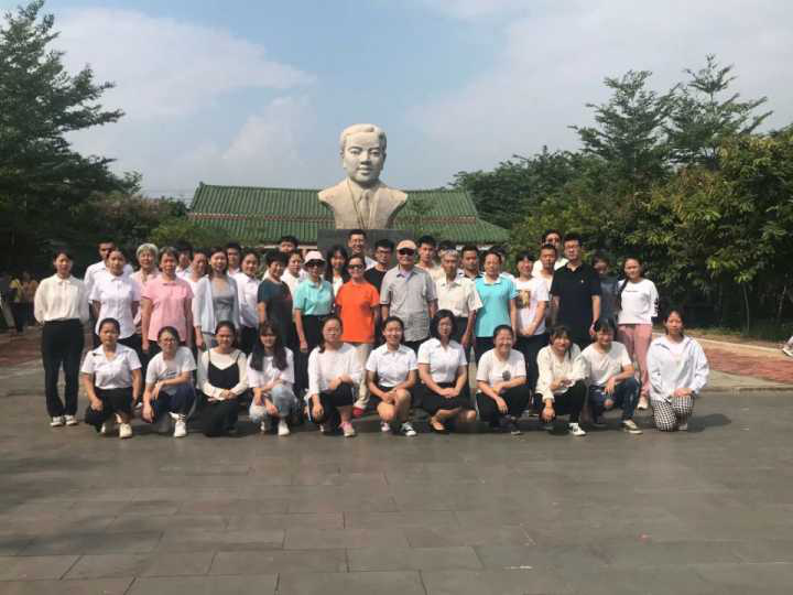 青年之声・经管院参加烈士纪念日公祭活动