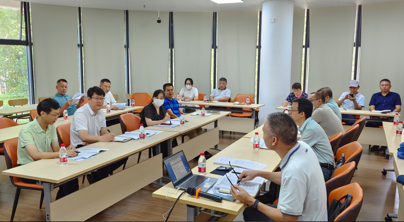 校领导参加采购与招标工作专题会