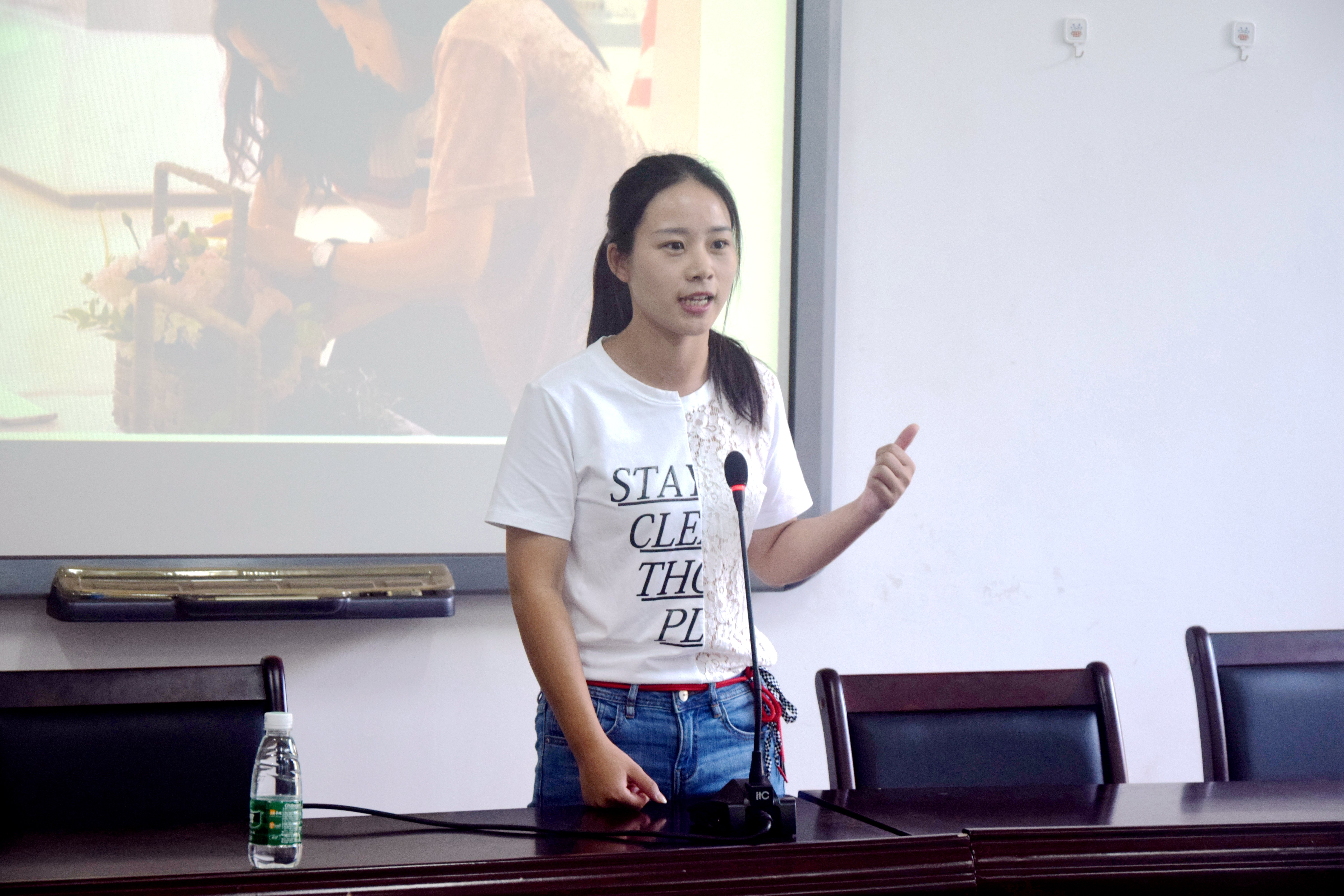 青年之声・从花店到花艺，从创业到创新――记10月24日花艺设计创新创业报告