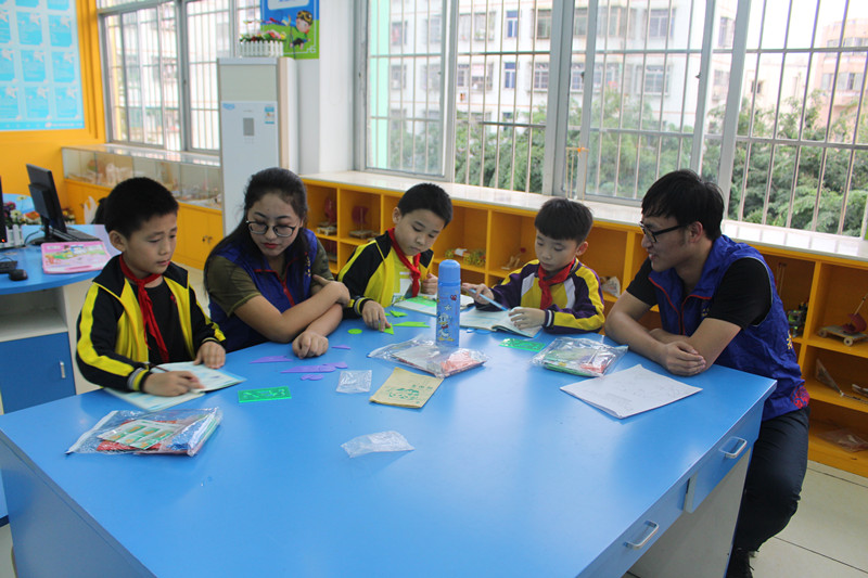 青年之声・奉献爱心，传递能量――记物理与电子工程学院琼山一小志愿活动