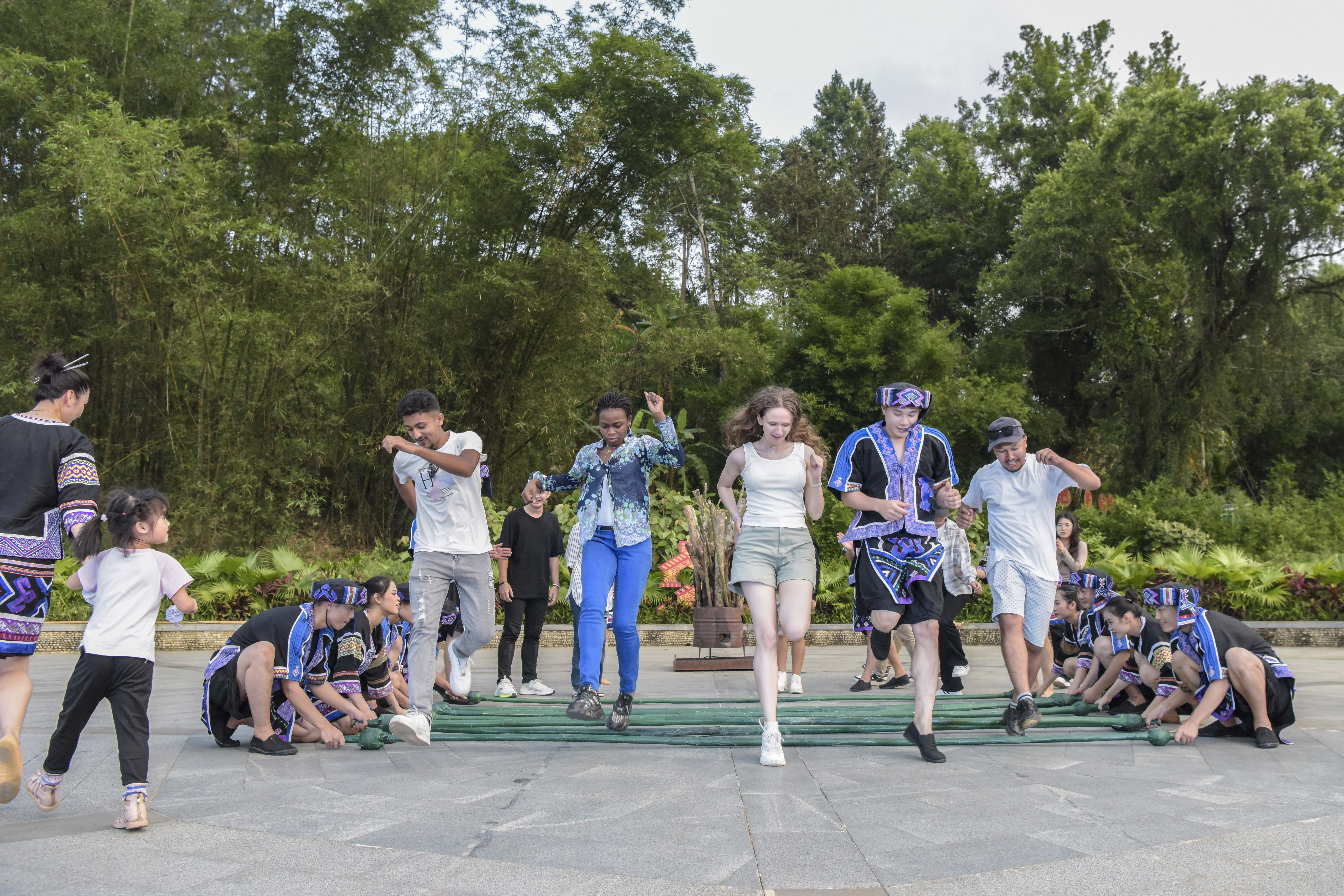 榕树之星—艾美丽