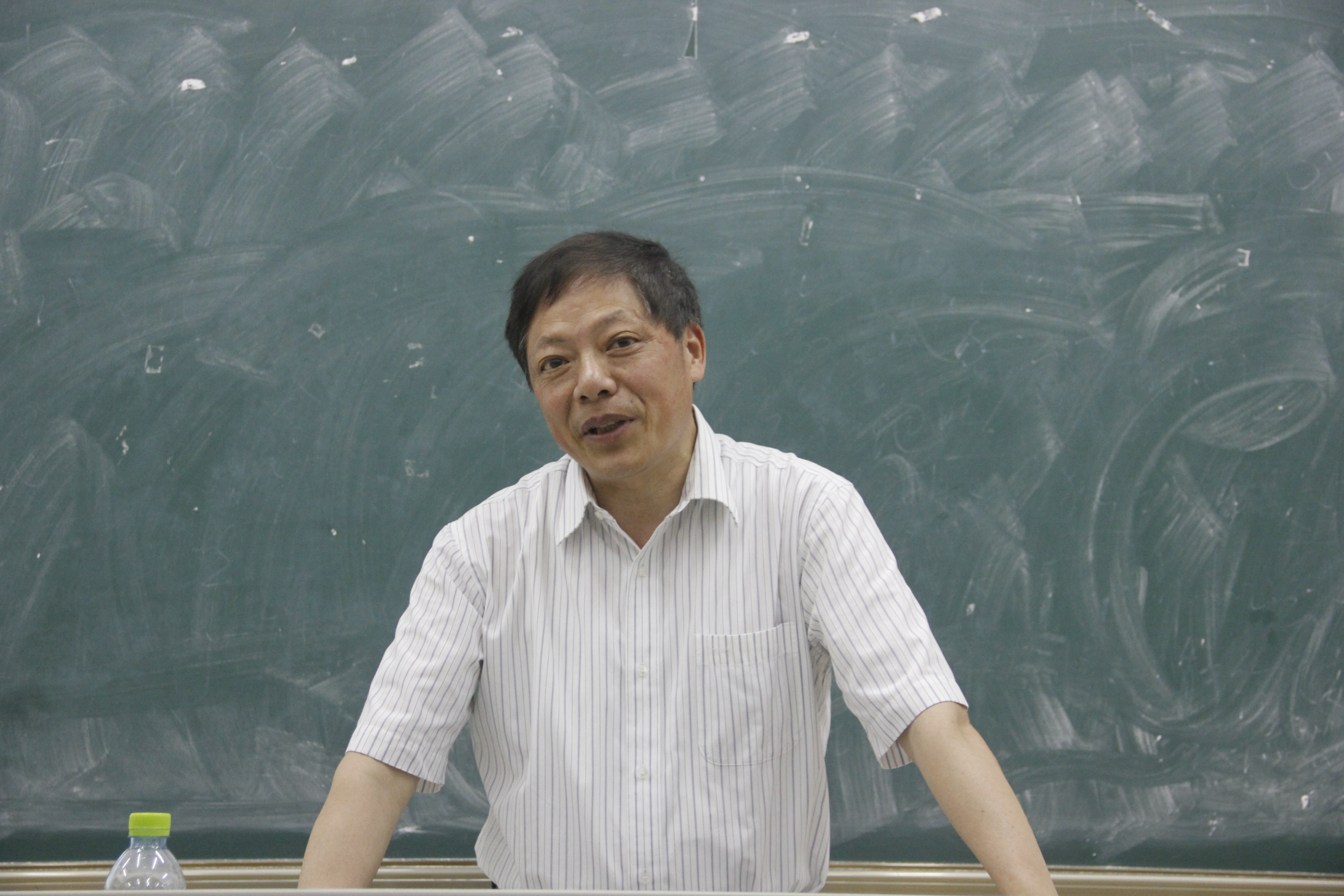 评文学经典，思价值取向――青年之声・记文学院“天涯人文：弘扬中华优秀传统文化”系