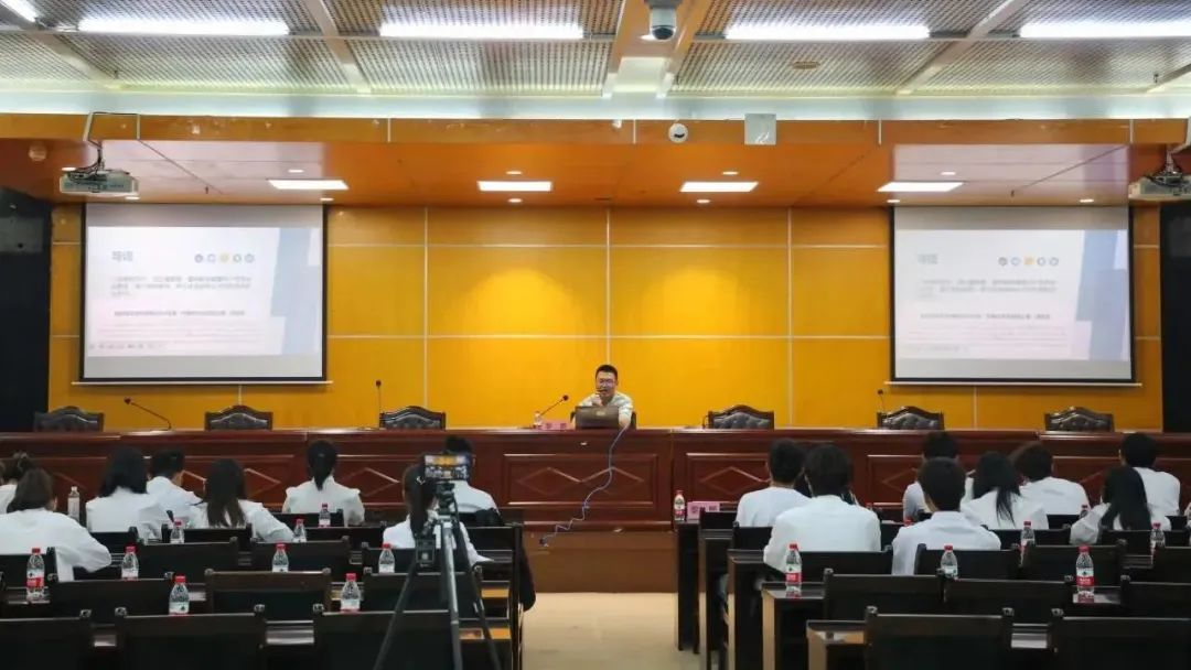 星空游戏官方第二期“榕籽讲堂” 校园新闻写作专题分享