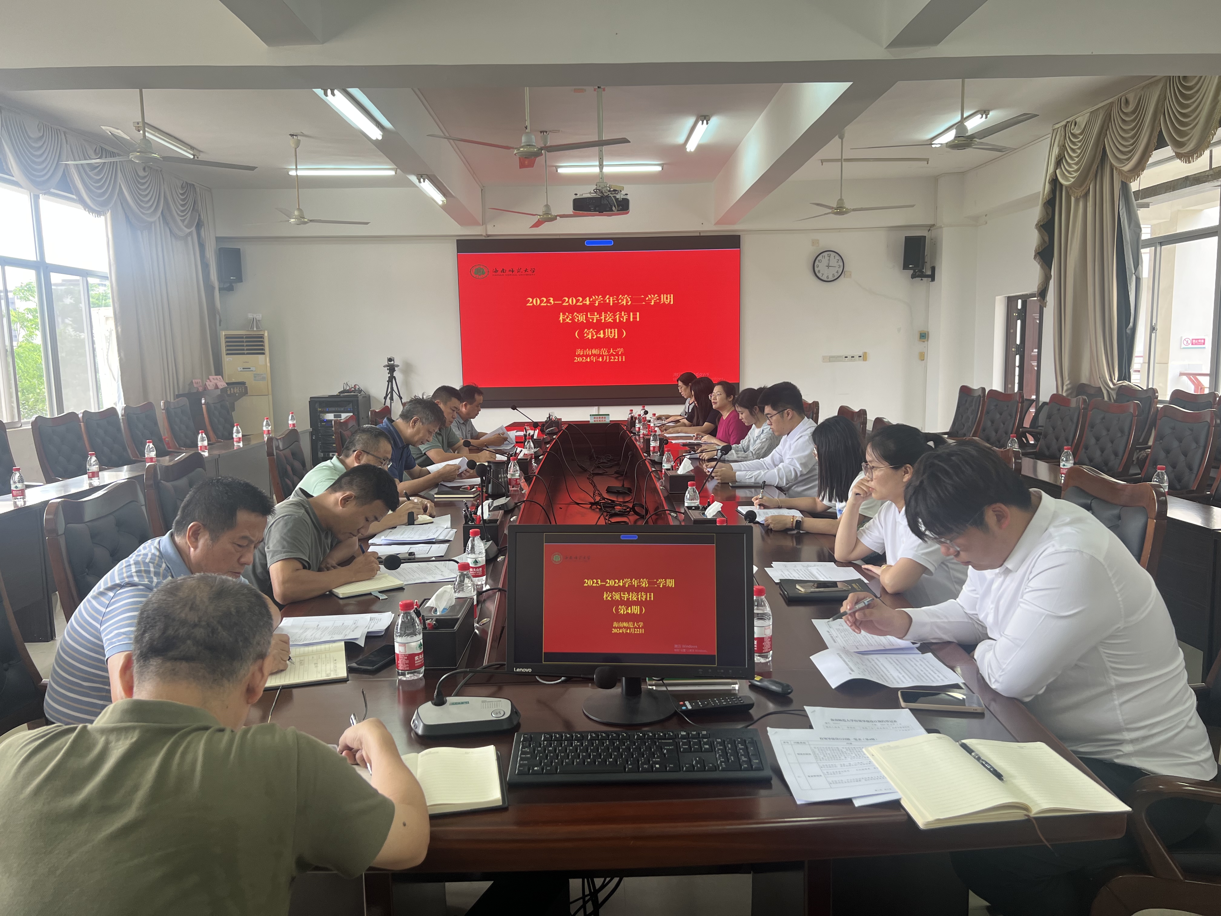 我校开展本学期第四期“校领导接待日”活动