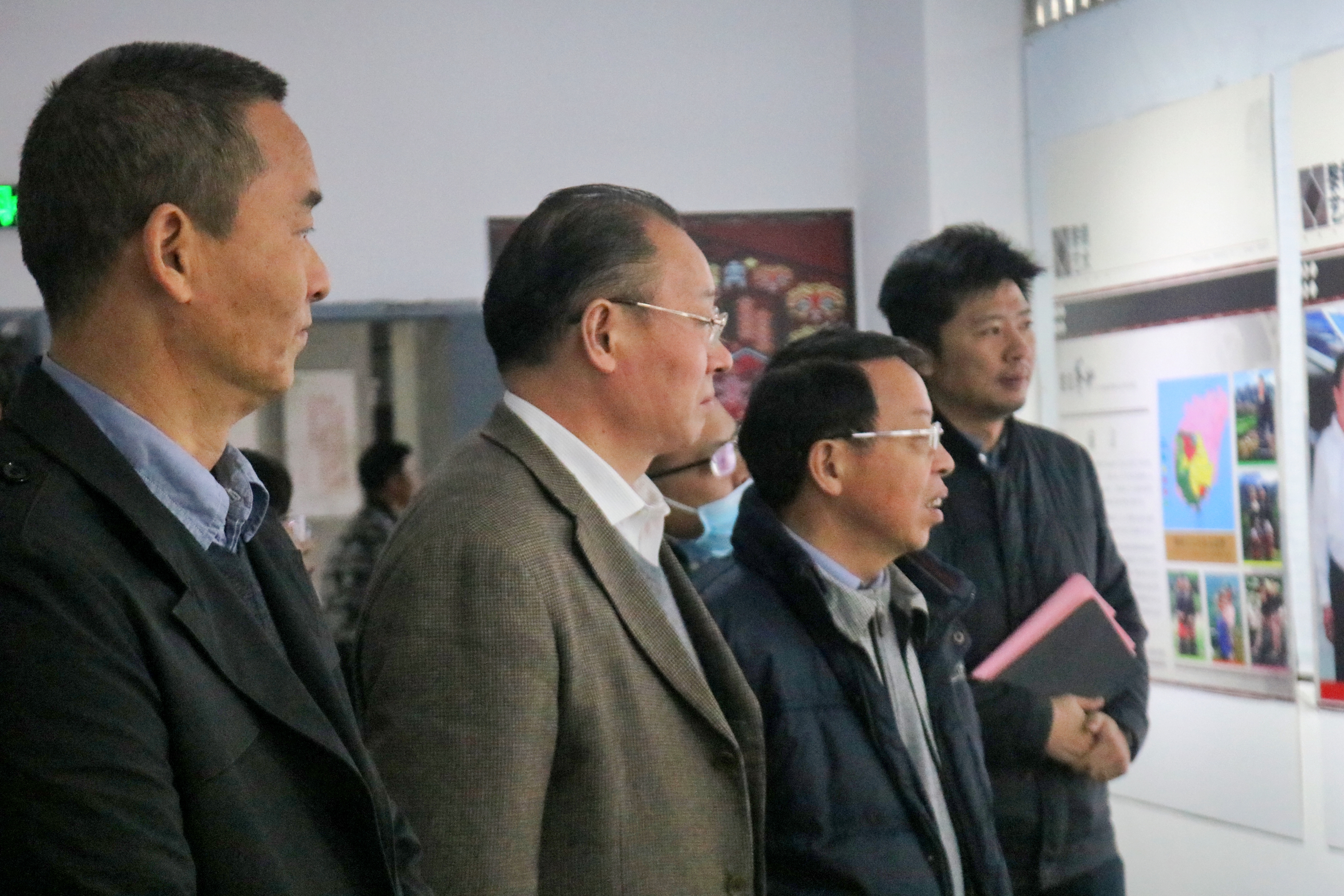 星空游戏官方省级特色重点学科——美术学  教育厅评估专家组到我院进行评估验收实地考