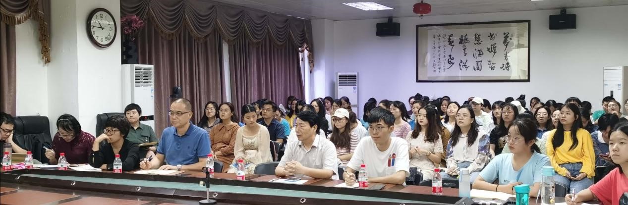 文学院特聘教授王宁教授应邀讲学