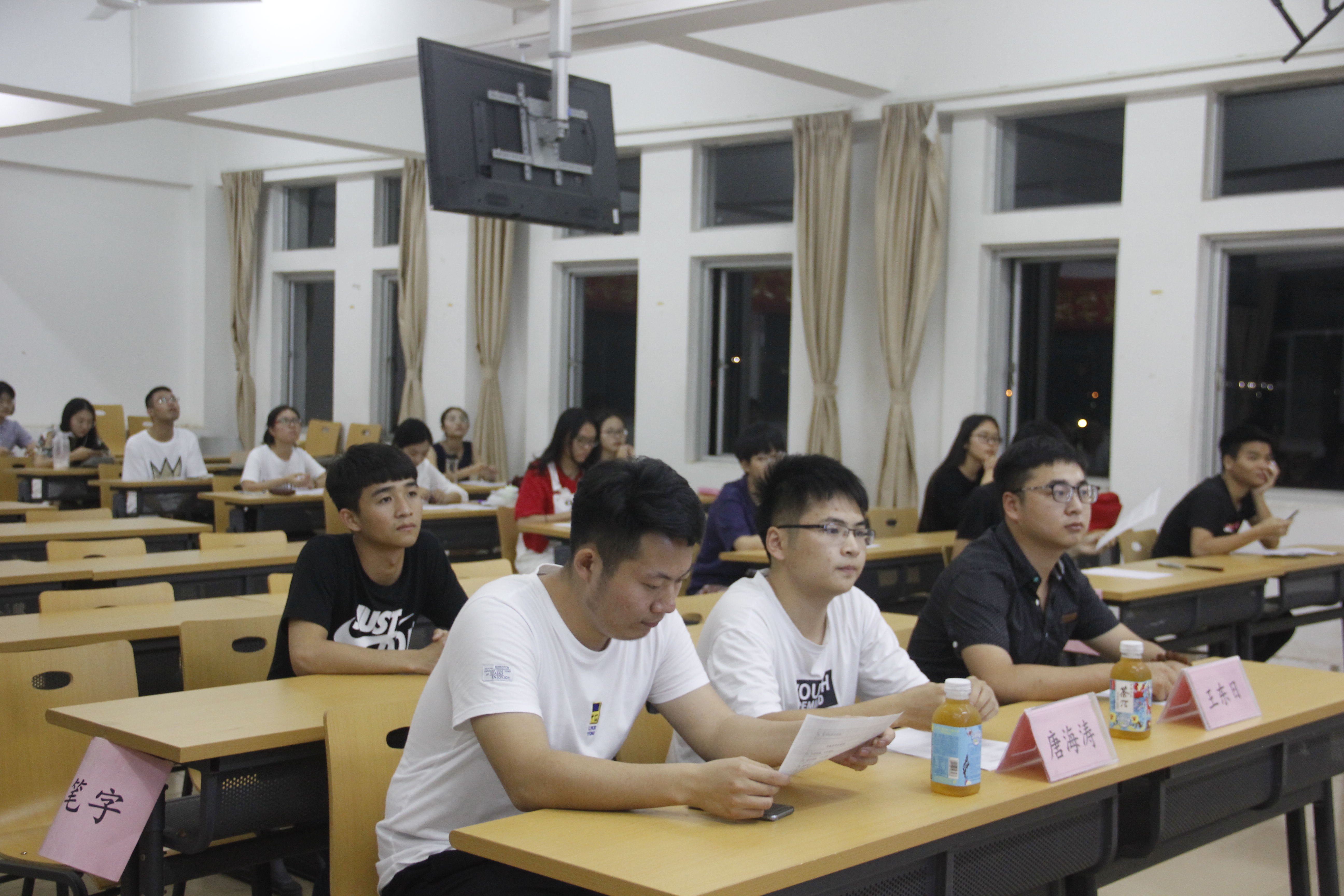 青年之声• 文学院“字承古今，笔书寰宇”第九届三笔字大赛决赛