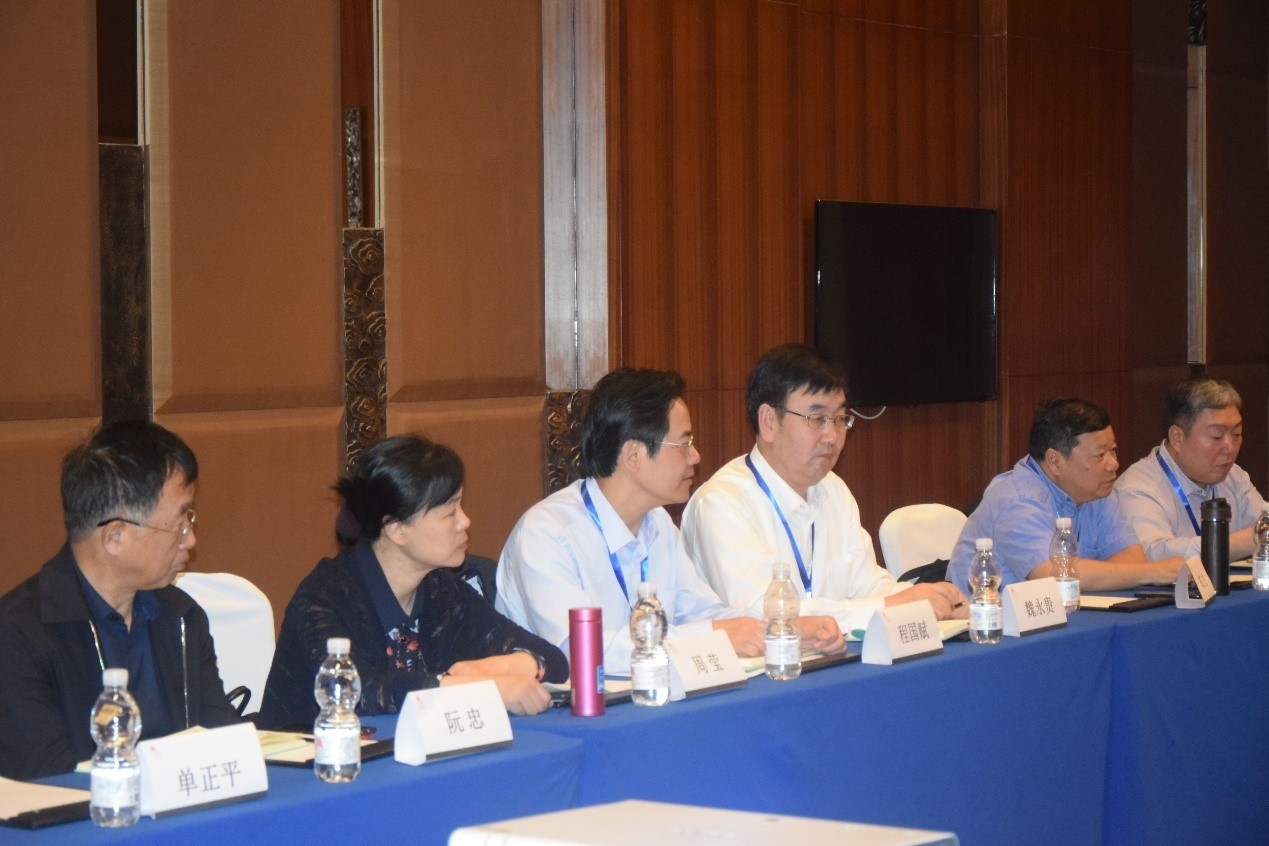 文学院成功承办中国语言文学类专业教学指导委员会2019年第二次（扩大）工作会议