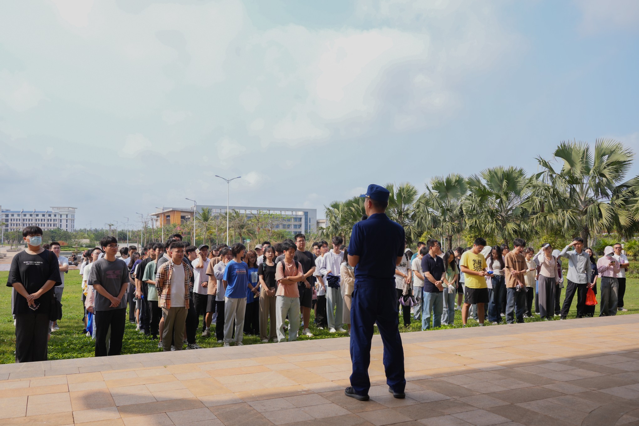 我校开展春季火灾疏散逃生大演练活动