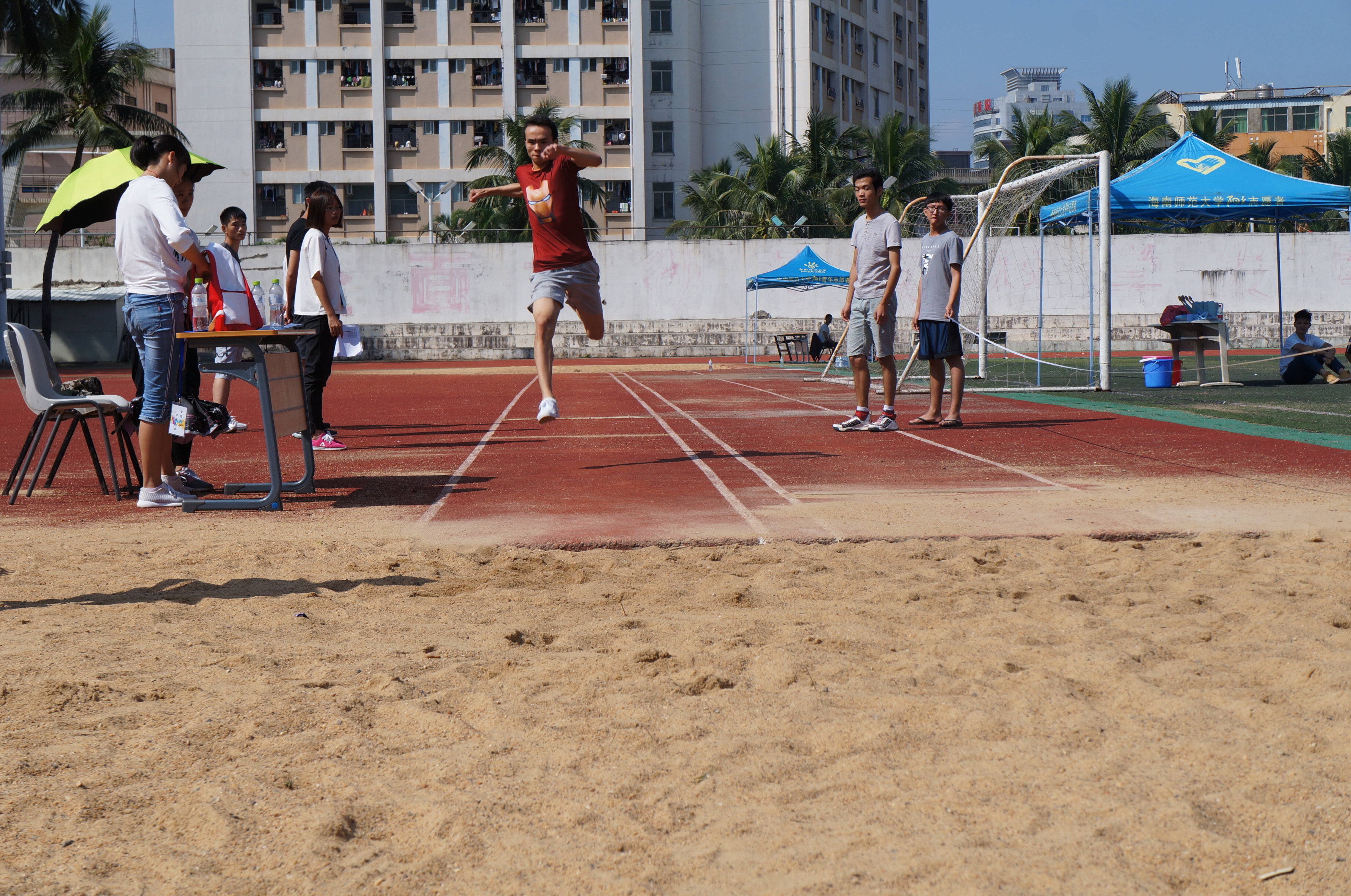 挥动激情 追逐梦想—记我院隆重举行运动会