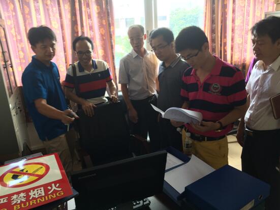 省教育厅检查组到我校检查实验室安全工作