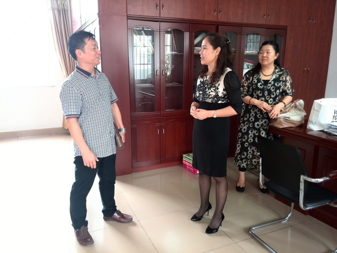 学院领导进行教育见习活动巡视与检查(二)