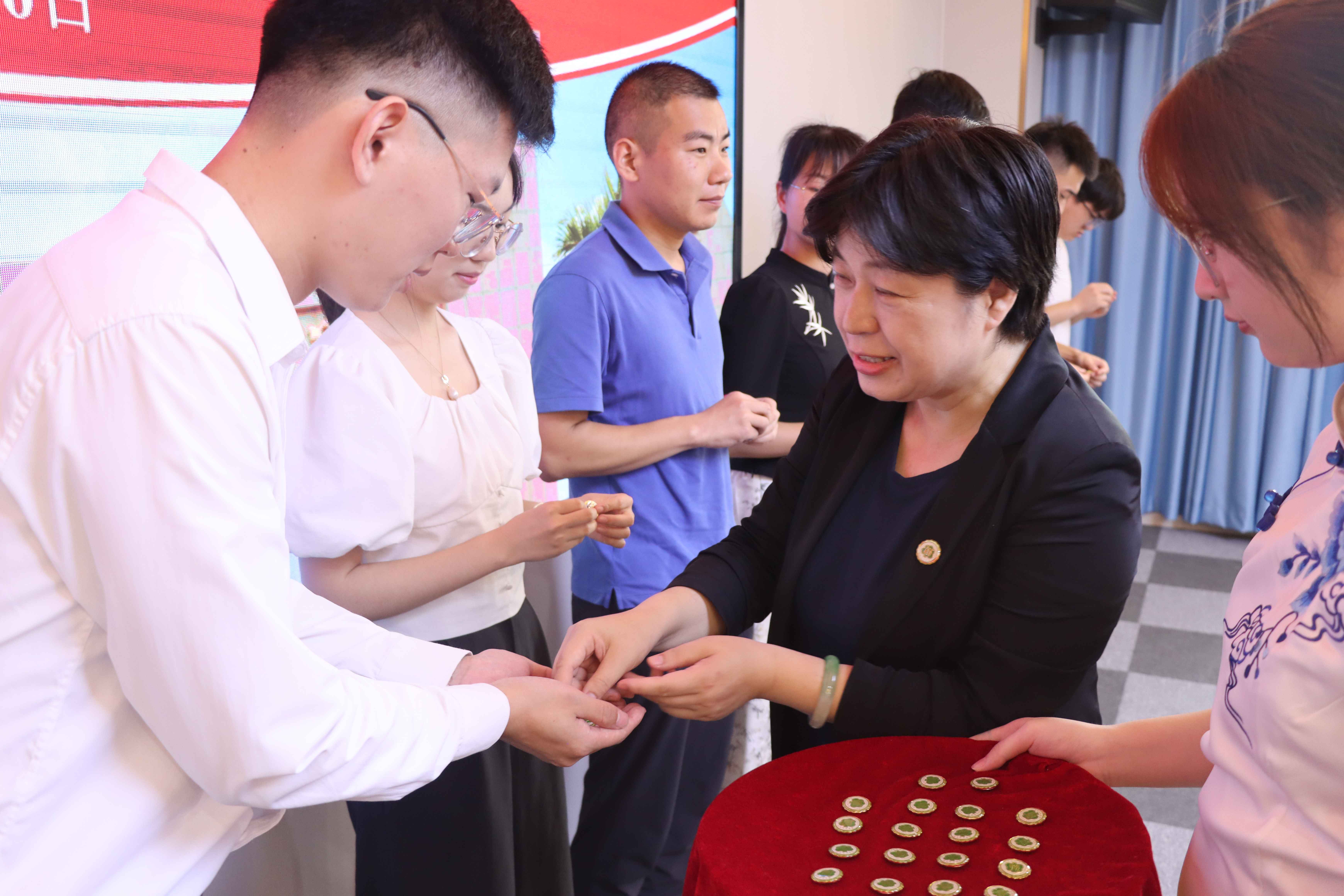 许玫为2024届毕业生代表授课