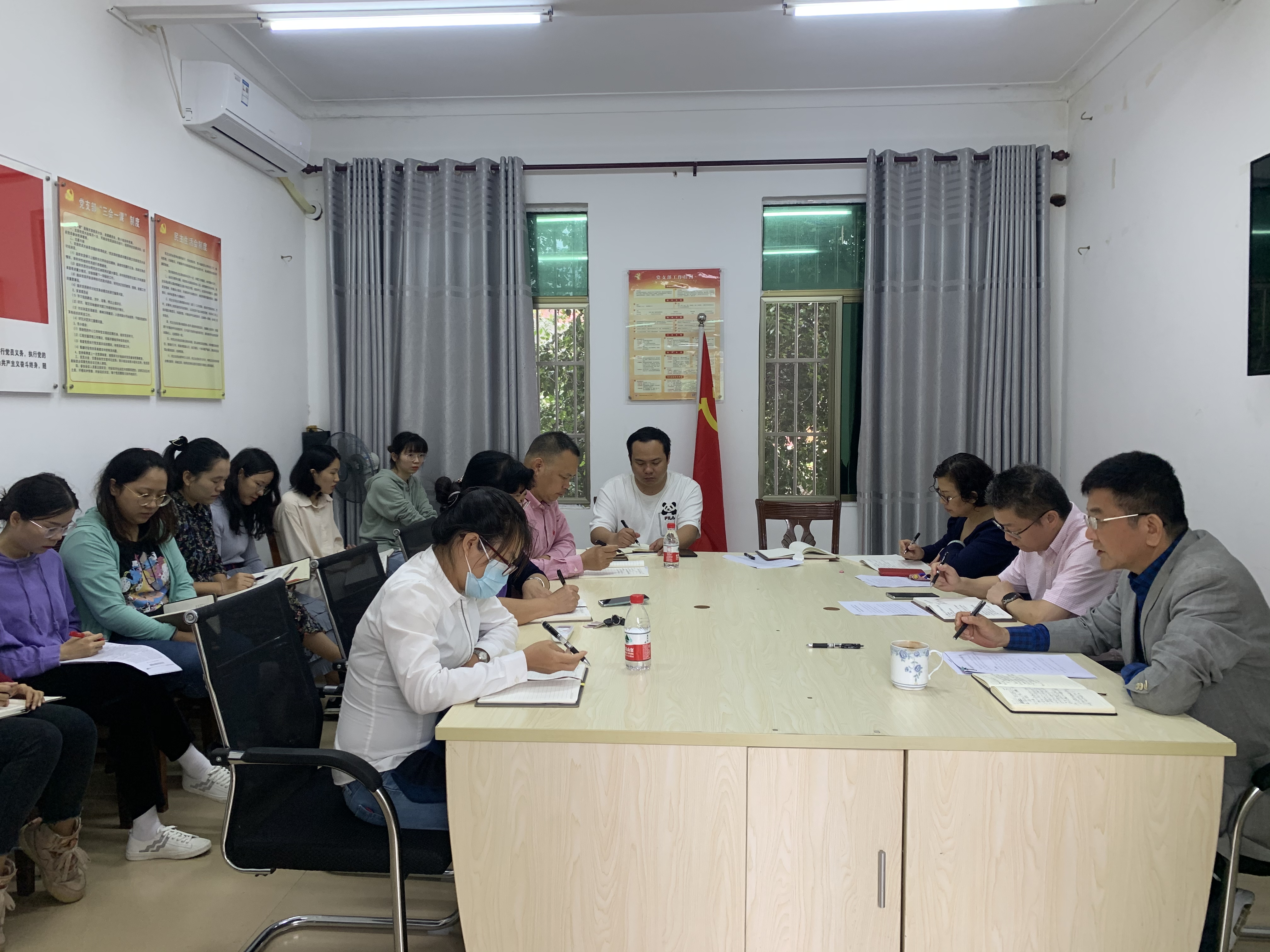 海南教育期刊社召开党史学习教育动员大会