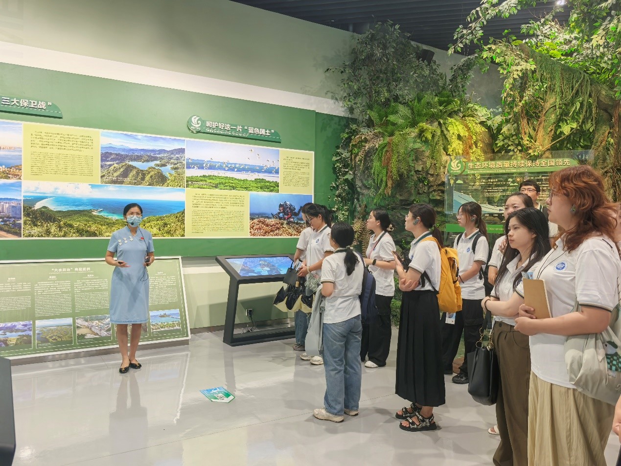 文学院组织2024级全体研究生参观省史志馆及省博物馆