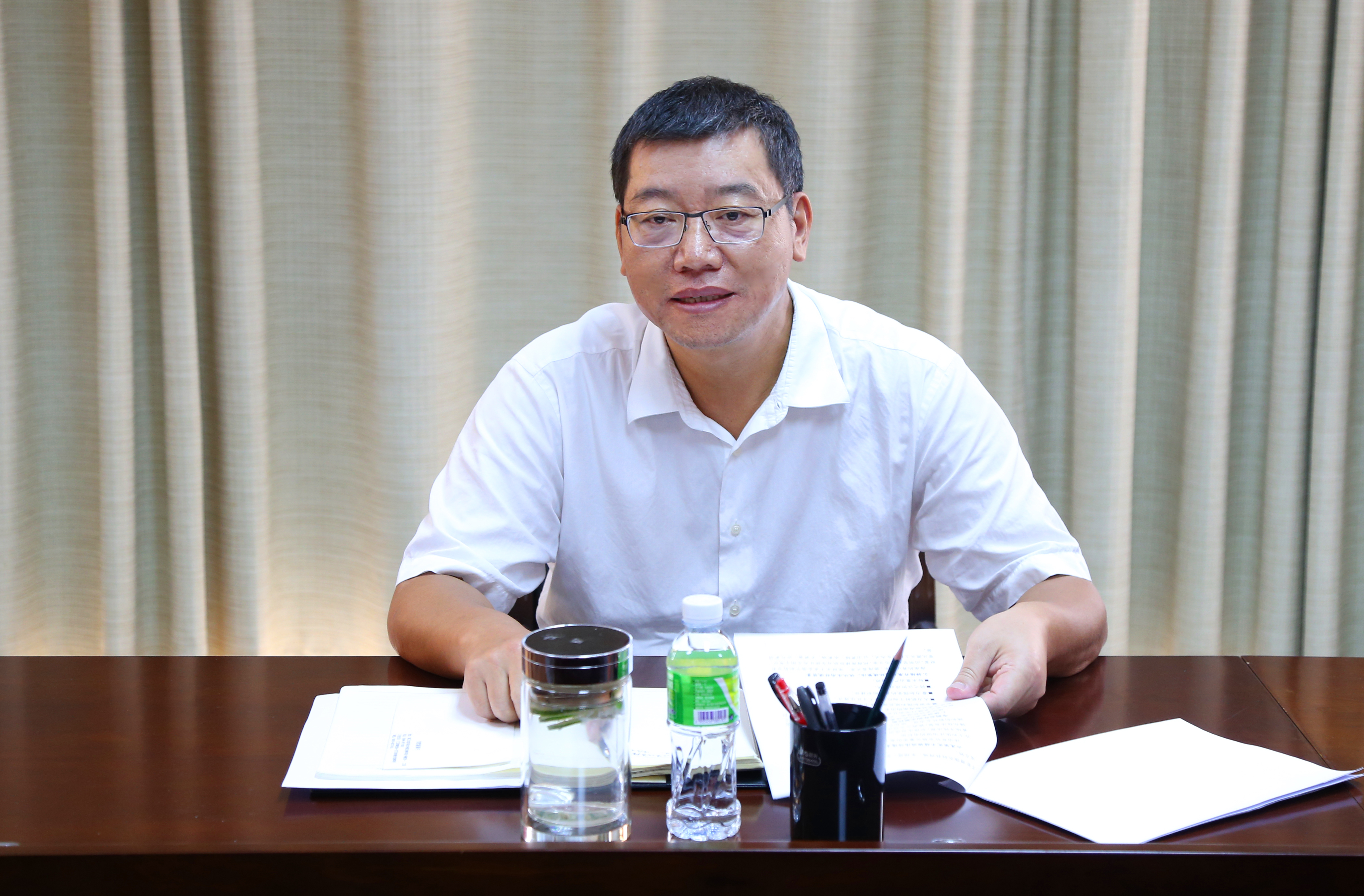 我校召开专题会议传达学习中共海南省委第七次代表大会精神